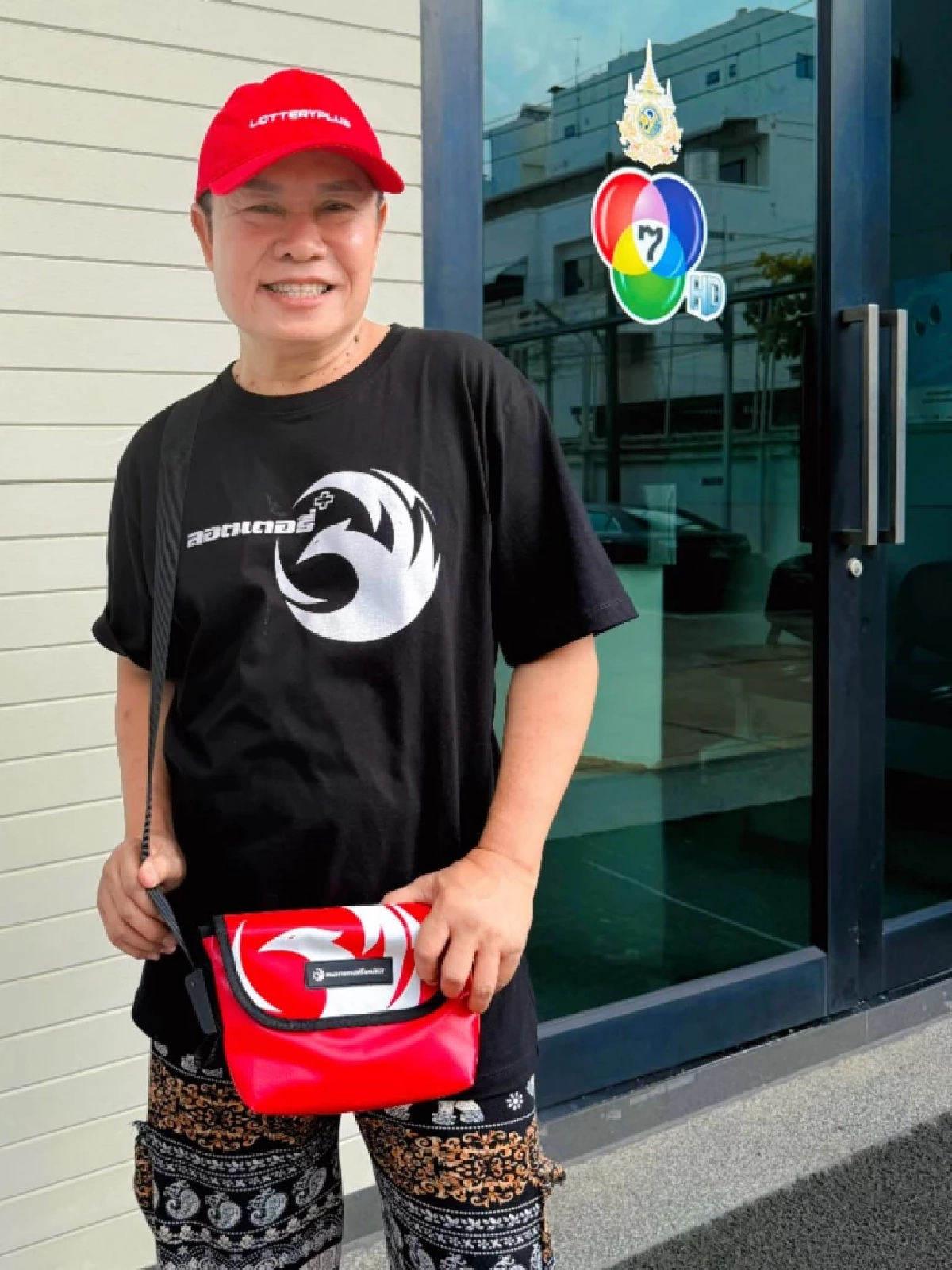 ส่อง มนต์สิทธิ์ คำสร้อย ล้วงจับลูกปิงปอง หยิบได้เลขสวย