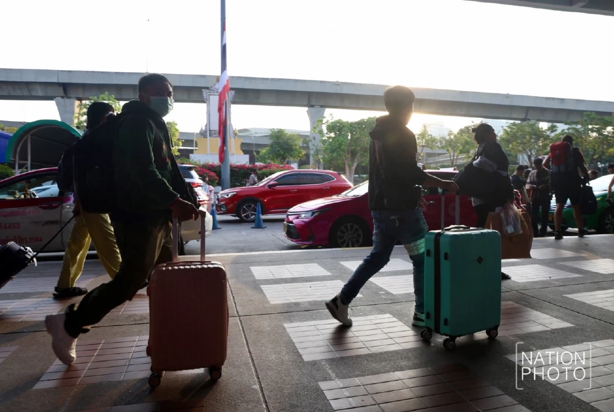 หมดเวลาสนุก! หมอชิตแน่น ประชาชนแห่เดินทางกลับเข้ากรุงฯ หลังปีใหม่