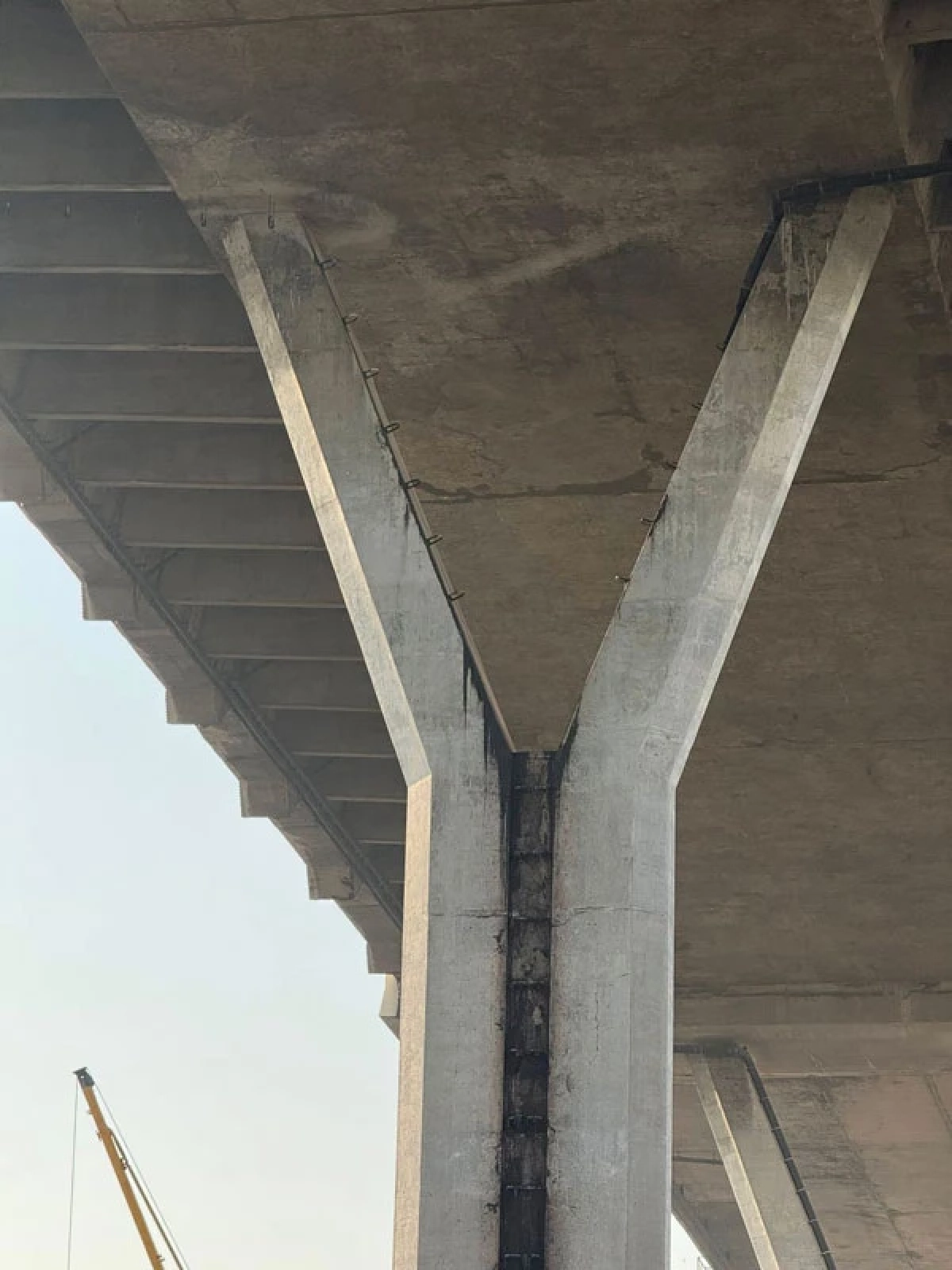 ไฟไหม้สะพานภูมิพล เสียหาย 15 ล้าน ผู้ปกครองต้องรับโทษแทนลูก