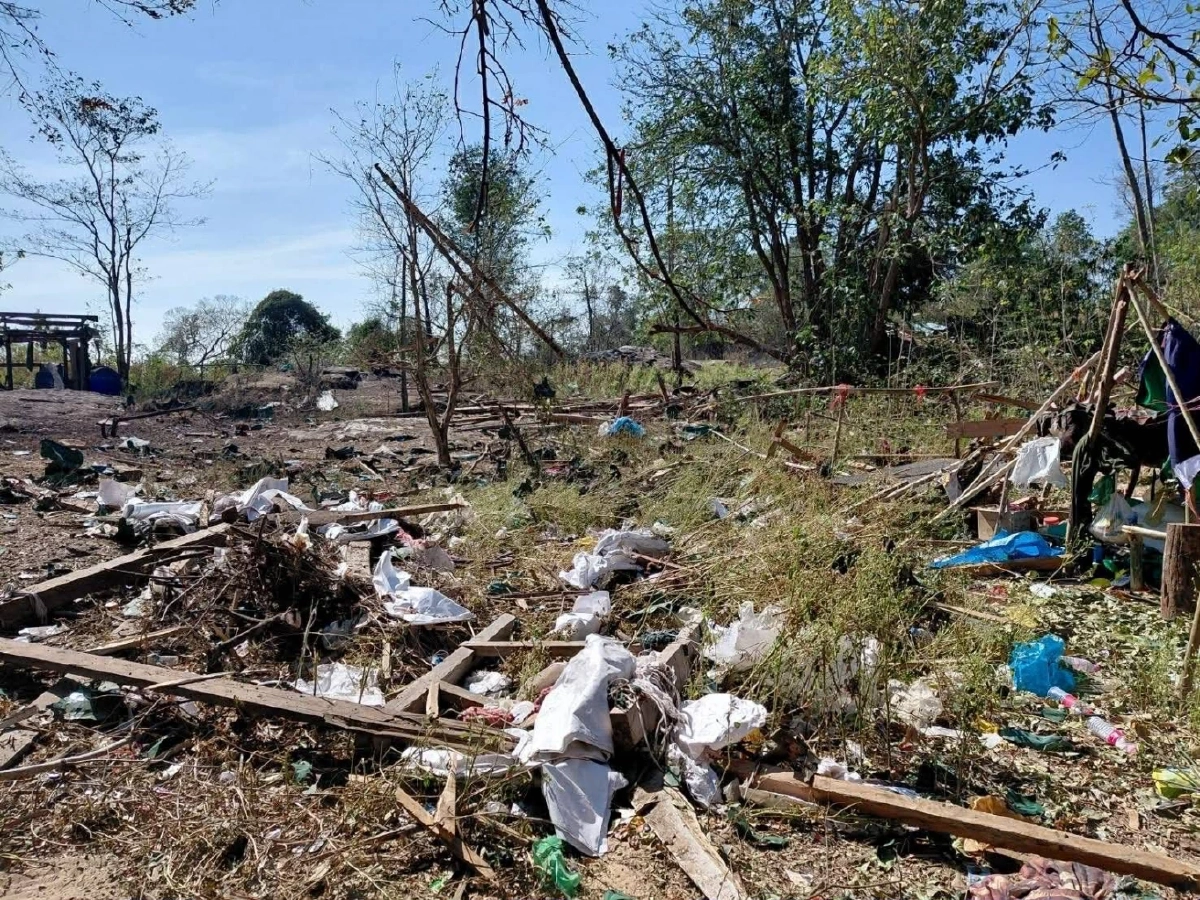 ตกใจอะไรก่อน เปิดภาพหลังยึดฐานเขมร เจอของใช้ผิดวิสัยทหารเพียบ