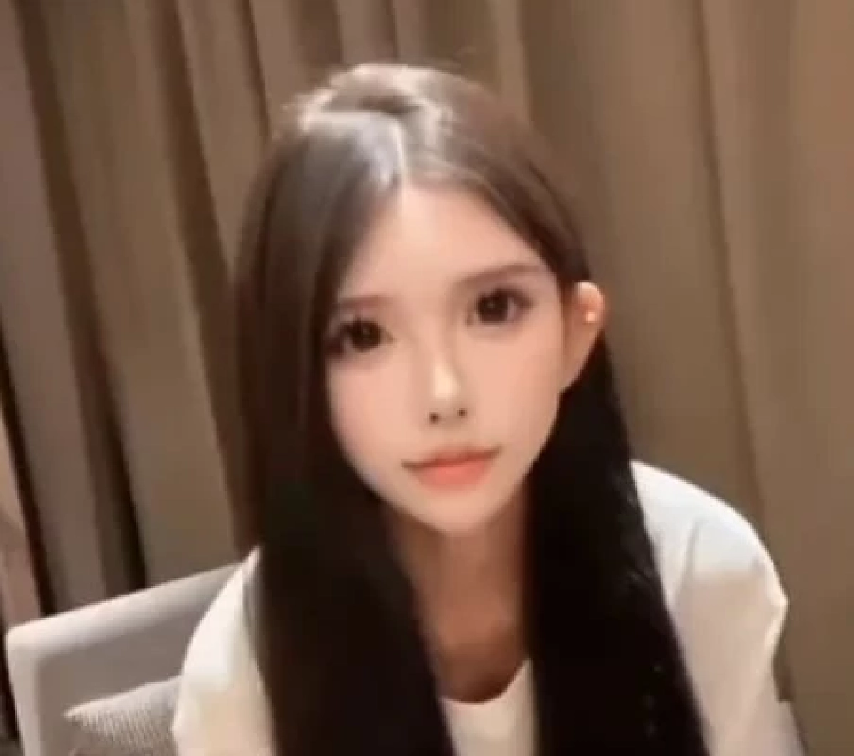 เบื้องลึกสาเหตุ เน็ตไอดอลจีนโดนทิ้งเป็นคนเร่ร่อนในกัมพูชา