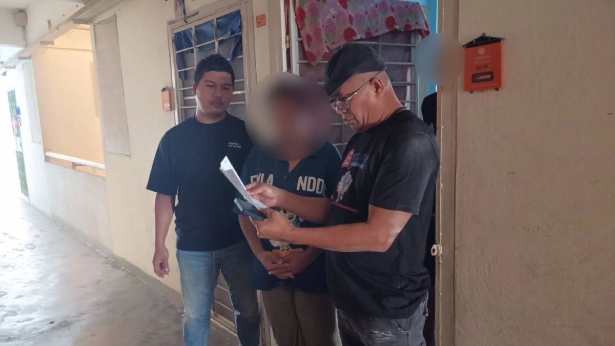 รวบสองแม่บ้านฉกบัตร ATM นายจ้าง แอบกดเงินซ้ำ สูญกว่า 1.6 แสนบาท