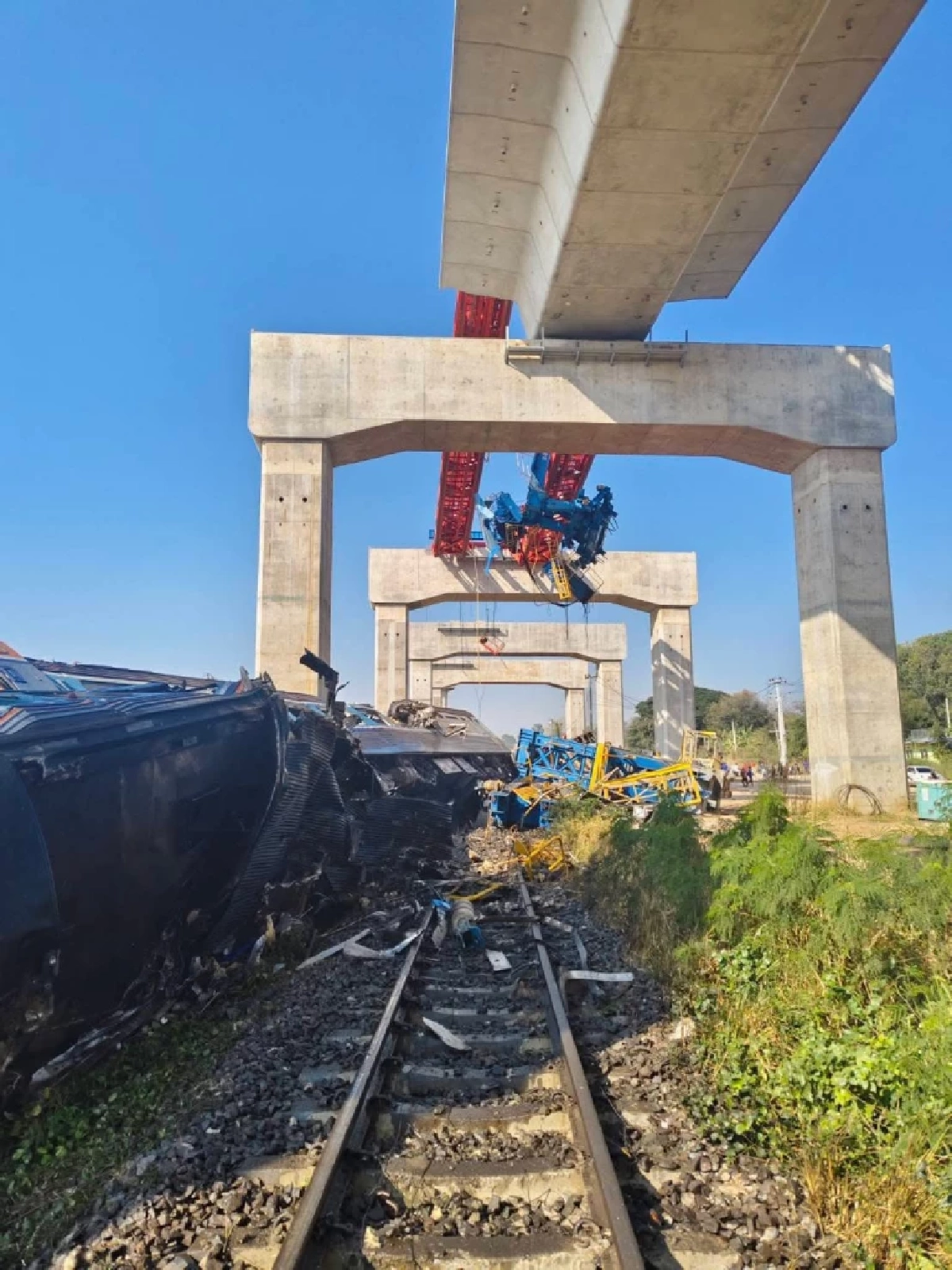 ยังไม่ถึงฆาต สาวเล่าขนลุกเหตุบังเอิญ ช่วยรอดเครนถล่มทับรถไฟ