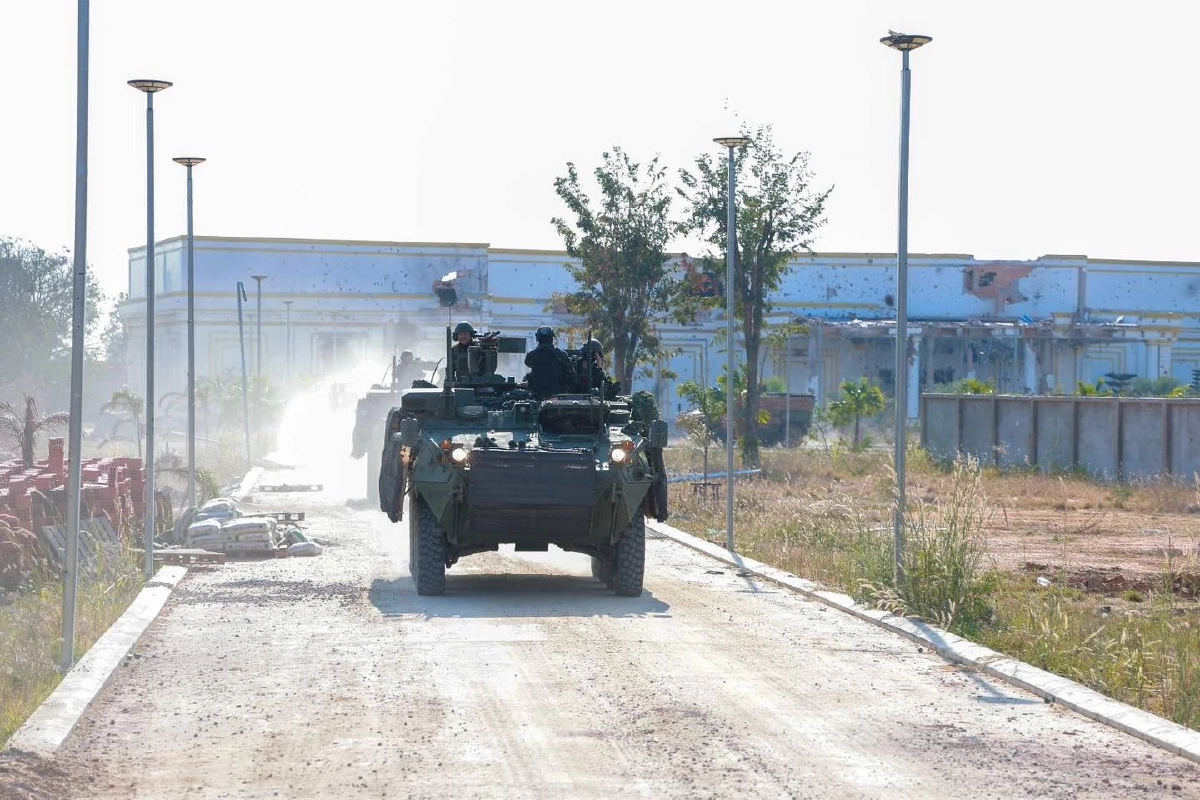 ผบ.ทบ. ลงพื้นที่ติดตามสถานการณ์ชายแดนไทย-กัมพูชา ขอบคุณกำลังพล