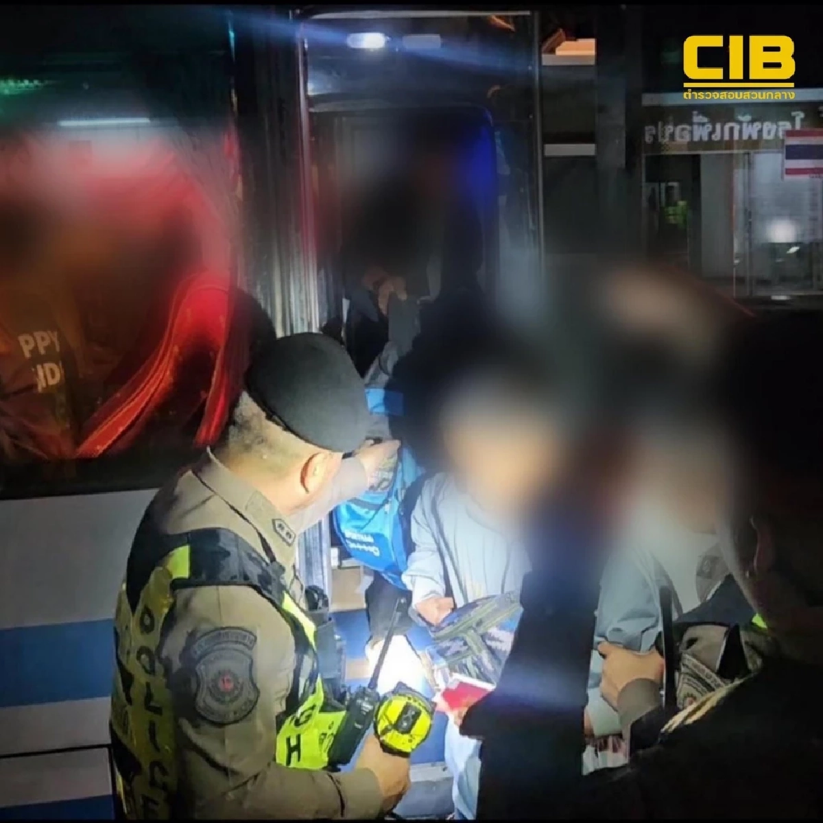 จับโชเฟอร์รถทัวร์ อาศัยช่วงเทศกาลปีใหม่ ซุกแรงงานต่างด้าว