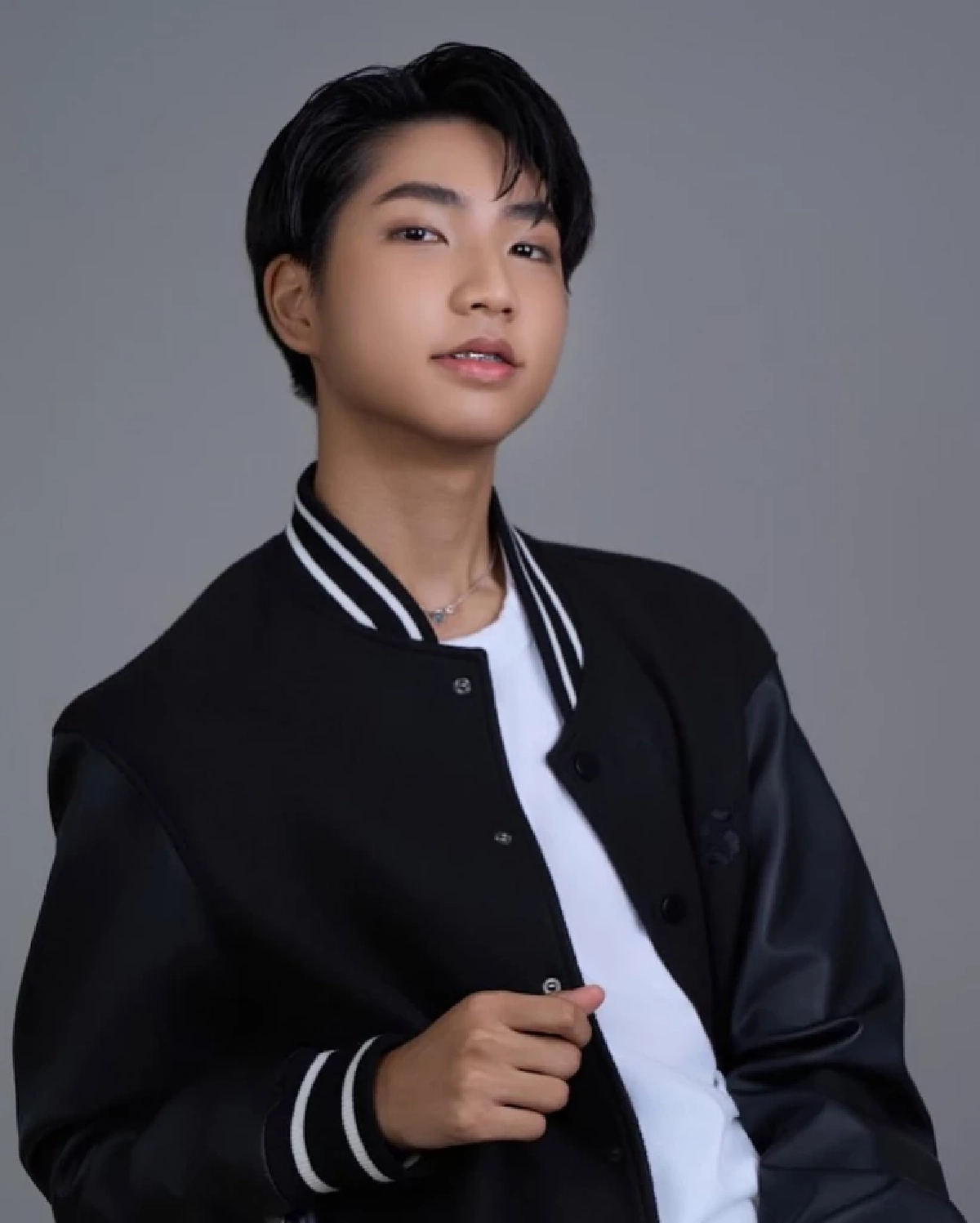  แฟนเพลงตะลึง ลูกชายนักร้องดัง  โตเป็นหนุ่ม ฉายแววพระเอก