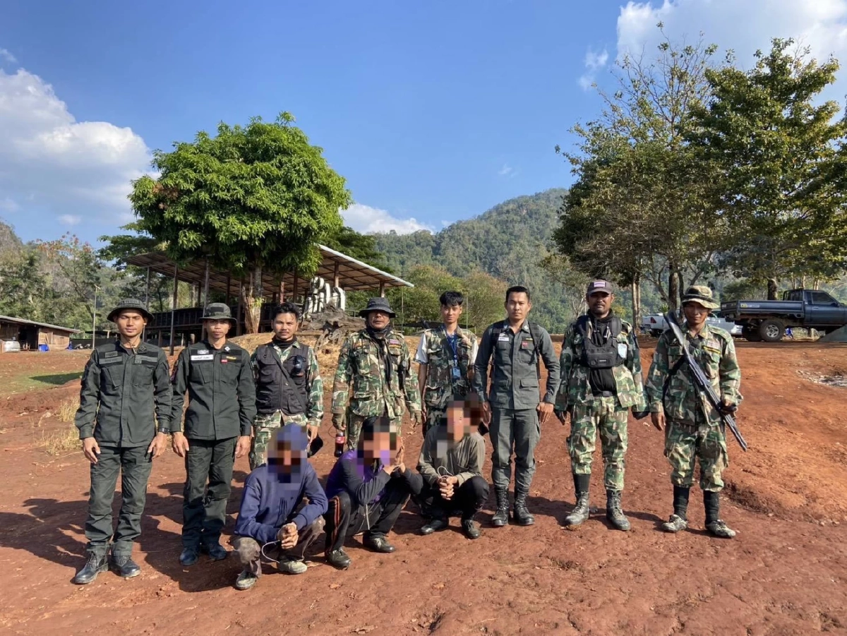 ทองผาภูมิเอาจริง! สนธิกำลังบุกจับ 3 ผู้ลอบขุดทองกลางป่า