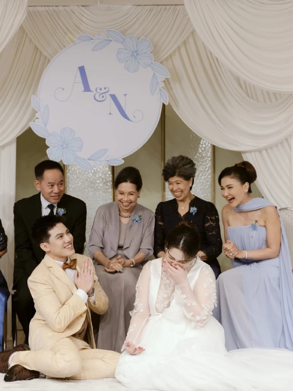 คุณแม่ปลื้มสุดๆ “แอน สิเรียม” โพสต์ภาพครอบครัว ต้อนรับลูกเขย