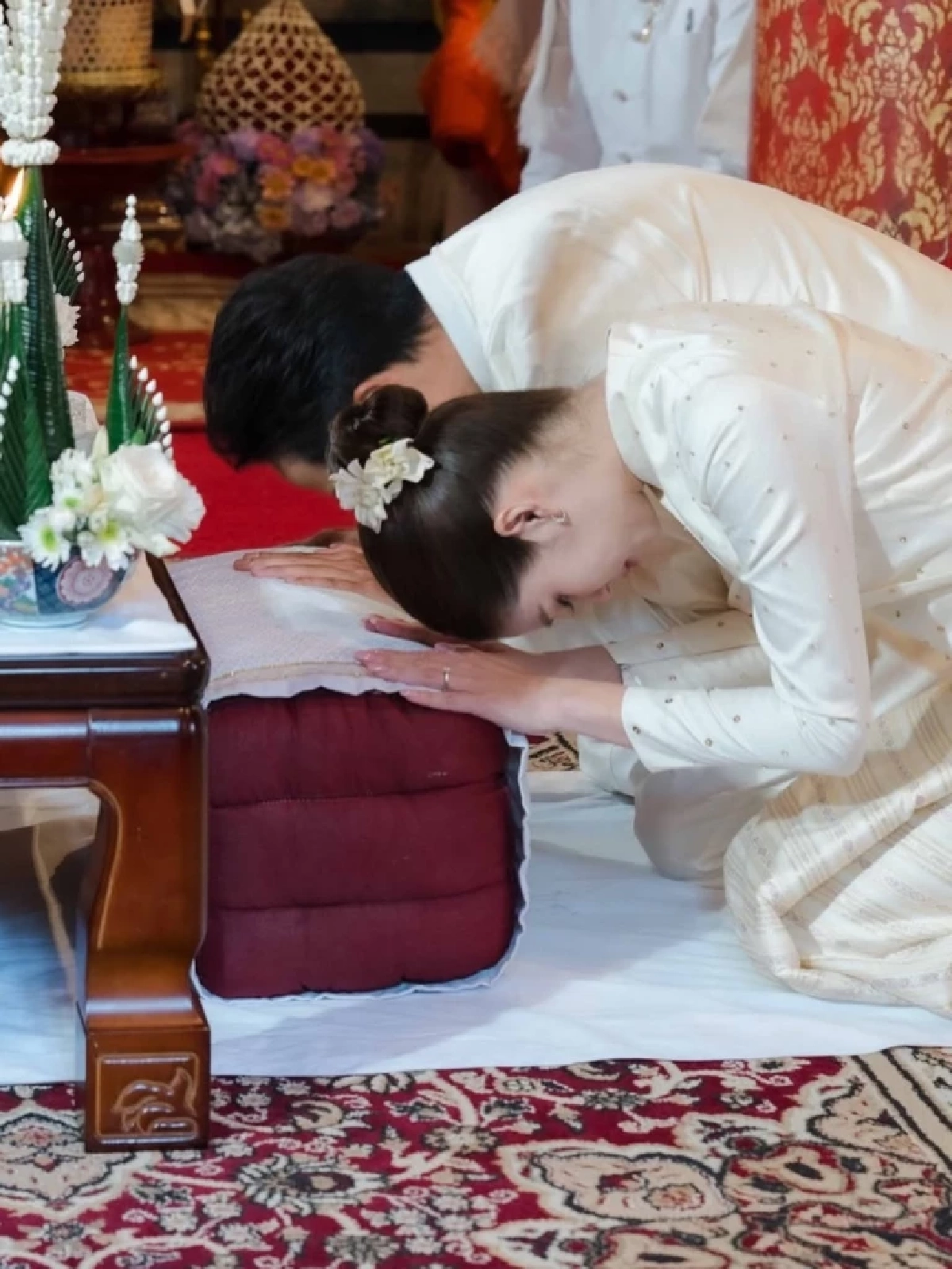 “เปอร์–ยิหวา” สวมชุดล้านนา ทำบุญสิริมงคล เริ่มต้นชีวิตคู่