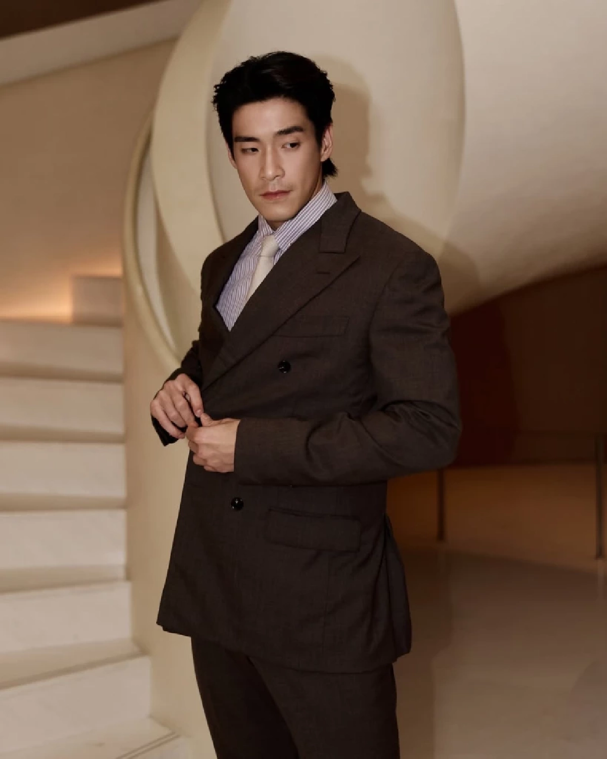  โอ้โหทั้งไทม์ไลน์! “อาเล็ก ธีรเดช” อวดลุคใหม่  หล่อทะลุเลนส์