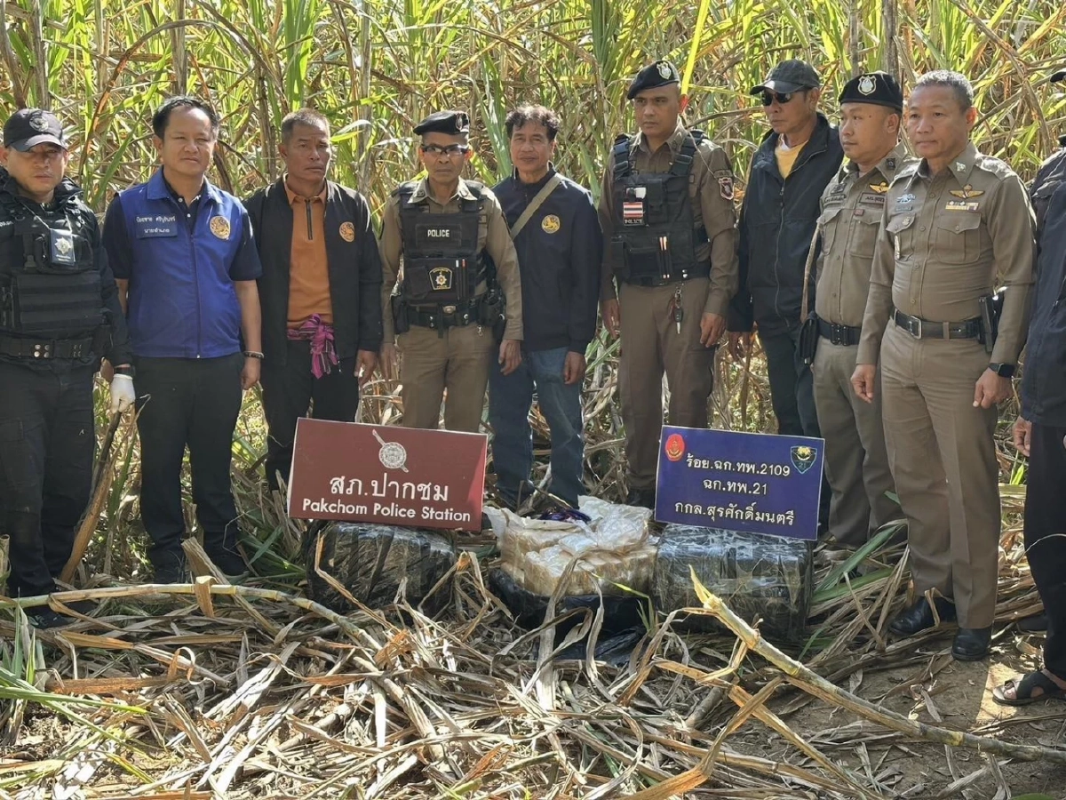 ทหารพราน 21 คุมเข้มชายแดนเลย ไล่สกัดรถต้องสงสัย ยึดยาบ้า