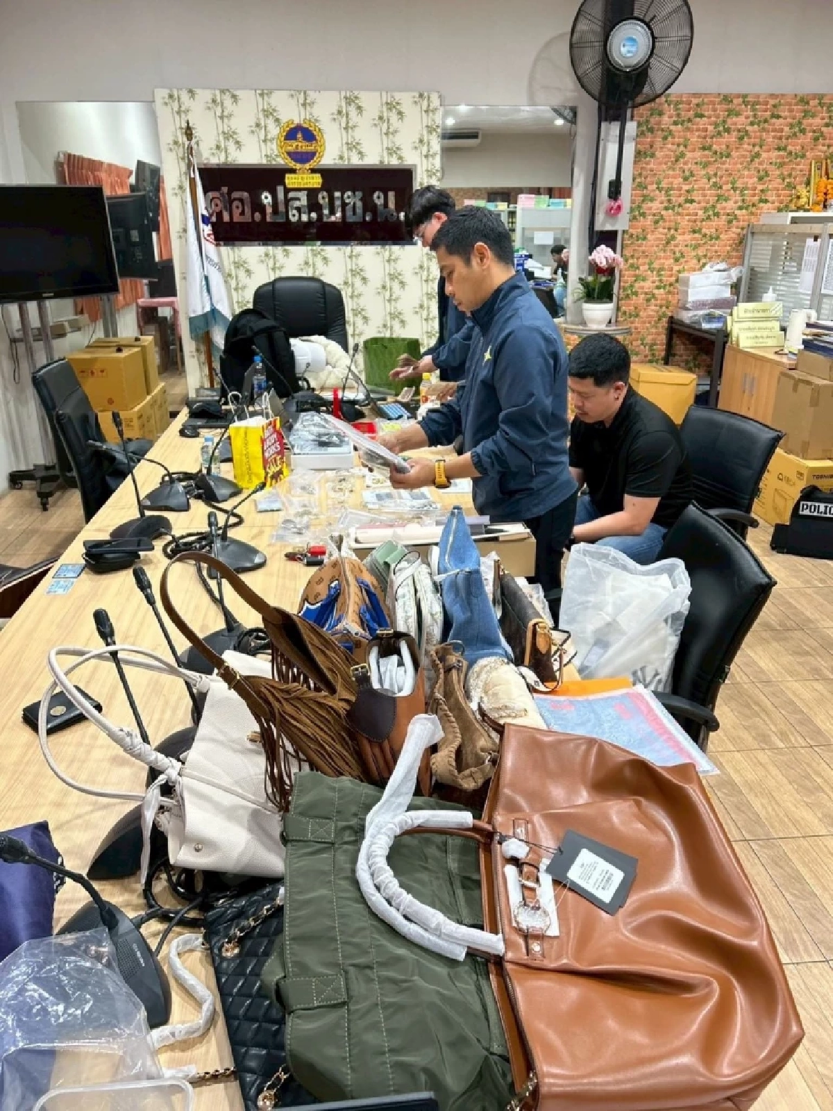 ทลายเครือข่ายโคเคนข้ามชาติ รวบ เจ๊สั่งการ เชื่อมโยงแก๊งต่างชาติ