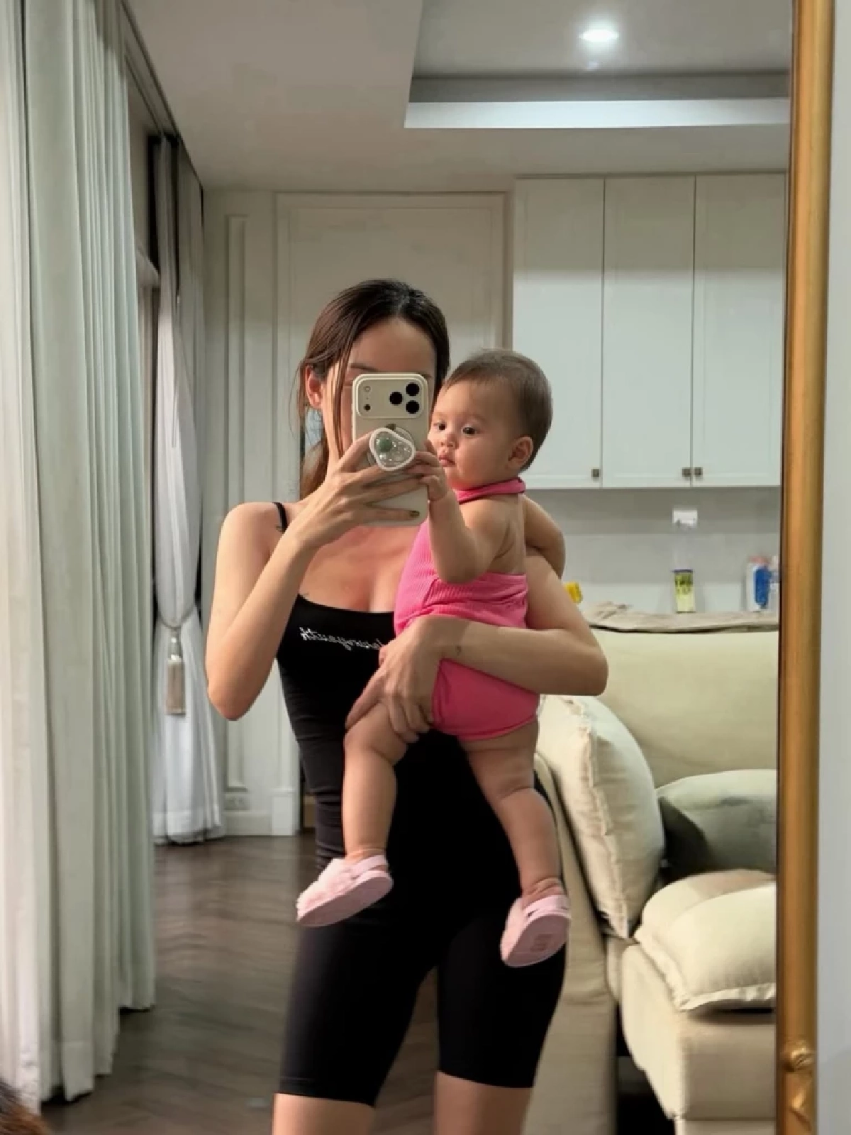 สิบเต็มสิบไม่หัก ส่องความน่ารัก   ลูกสาวปุ้มปุ้ย จริตตัวแม่มาเต็ม