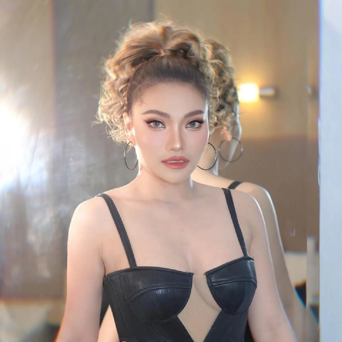 สุดฮา หนูน้อยบุกหลังเวที ตามหา "ใหม่ พัชรี" ทำชาวเน็ตแห่อมยิ้ม