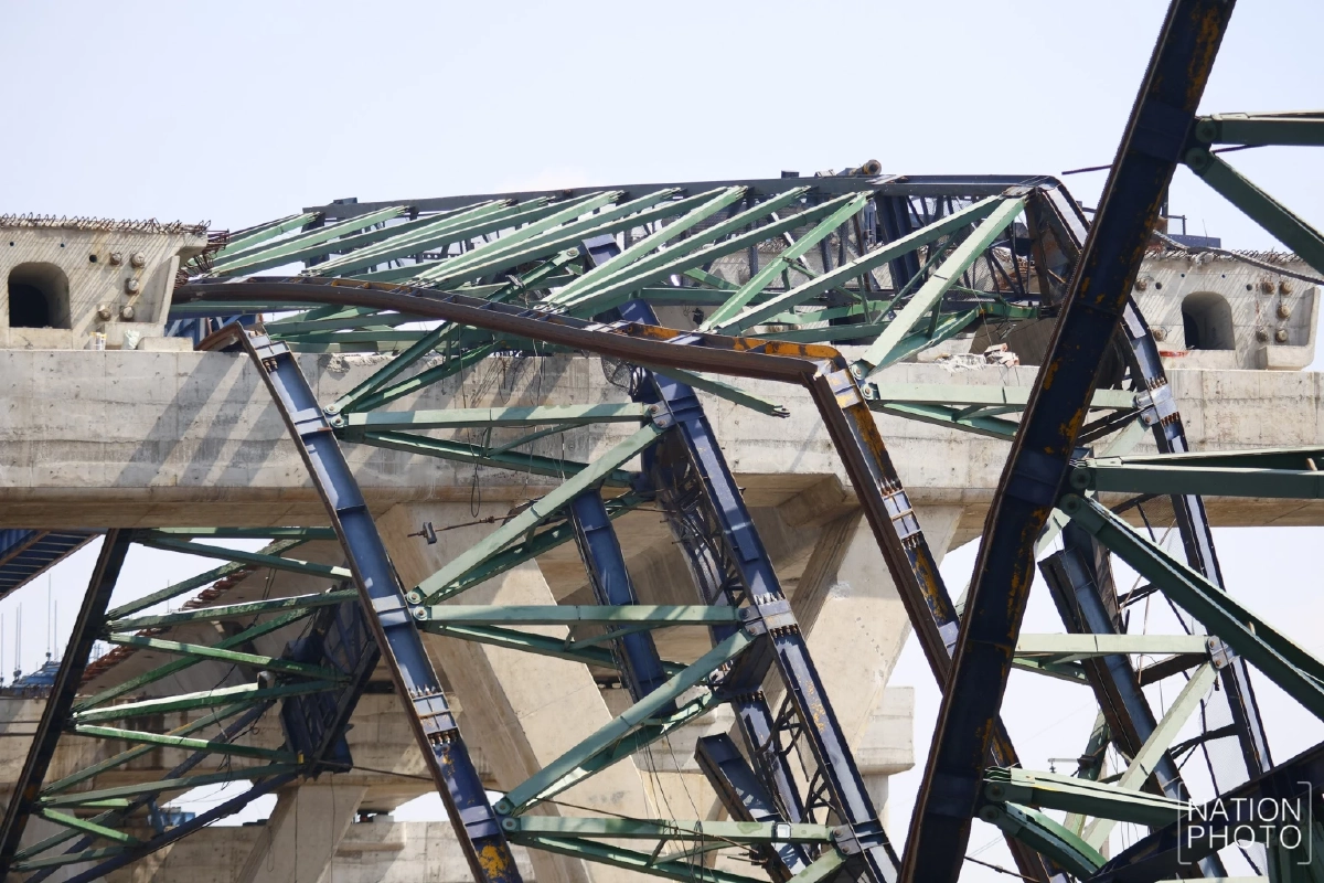 กรมทางหลวงเร่งเคลียร์เหตุโครงเหล็ก M82 ร่วงบนถนนพระราม 2