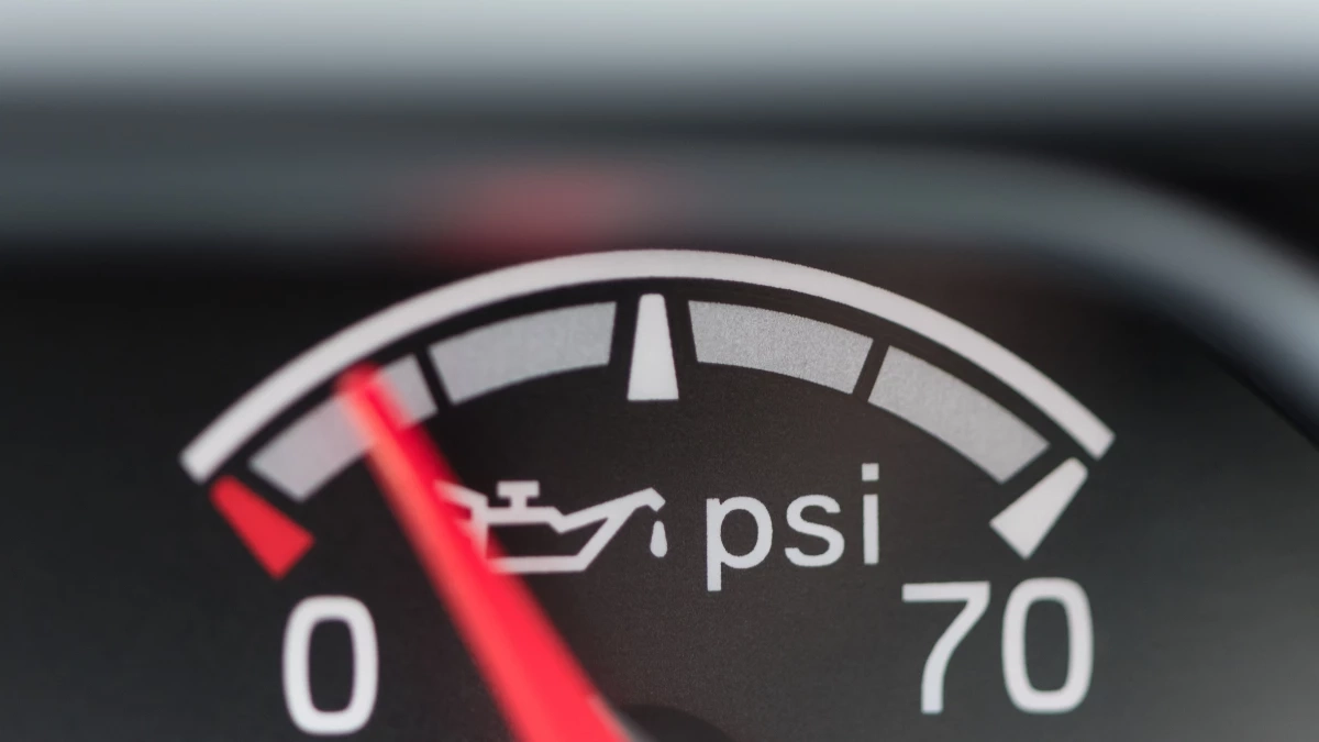 ไฟส้มโชว์ เสี่ยงซ่อม รู้ทันโทษของการปล่อยน้ำมันใกล้หมด