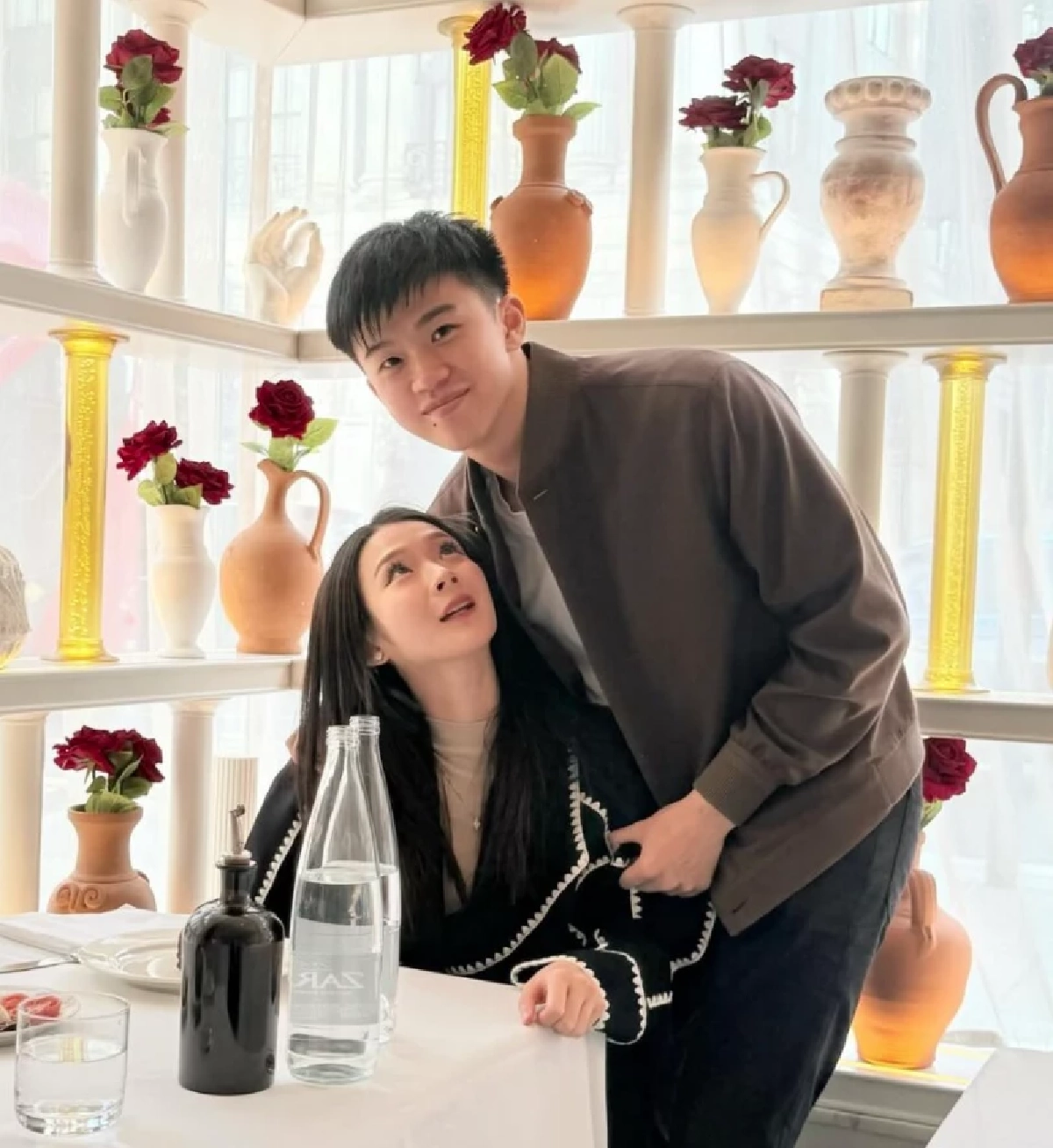 "น้องไปป์" ลูกชายอดีตนายกฯ ยิ่งลักษณ์ เปิดตัวแฟนสาววันวาเลนไทน์