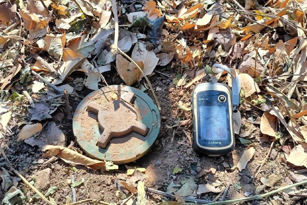 ศทช.เก็บกู้ทุ่นระเบิดพื้นที่ปราสาทตาควาย พบวัตถุระเบิด 7 รายการ