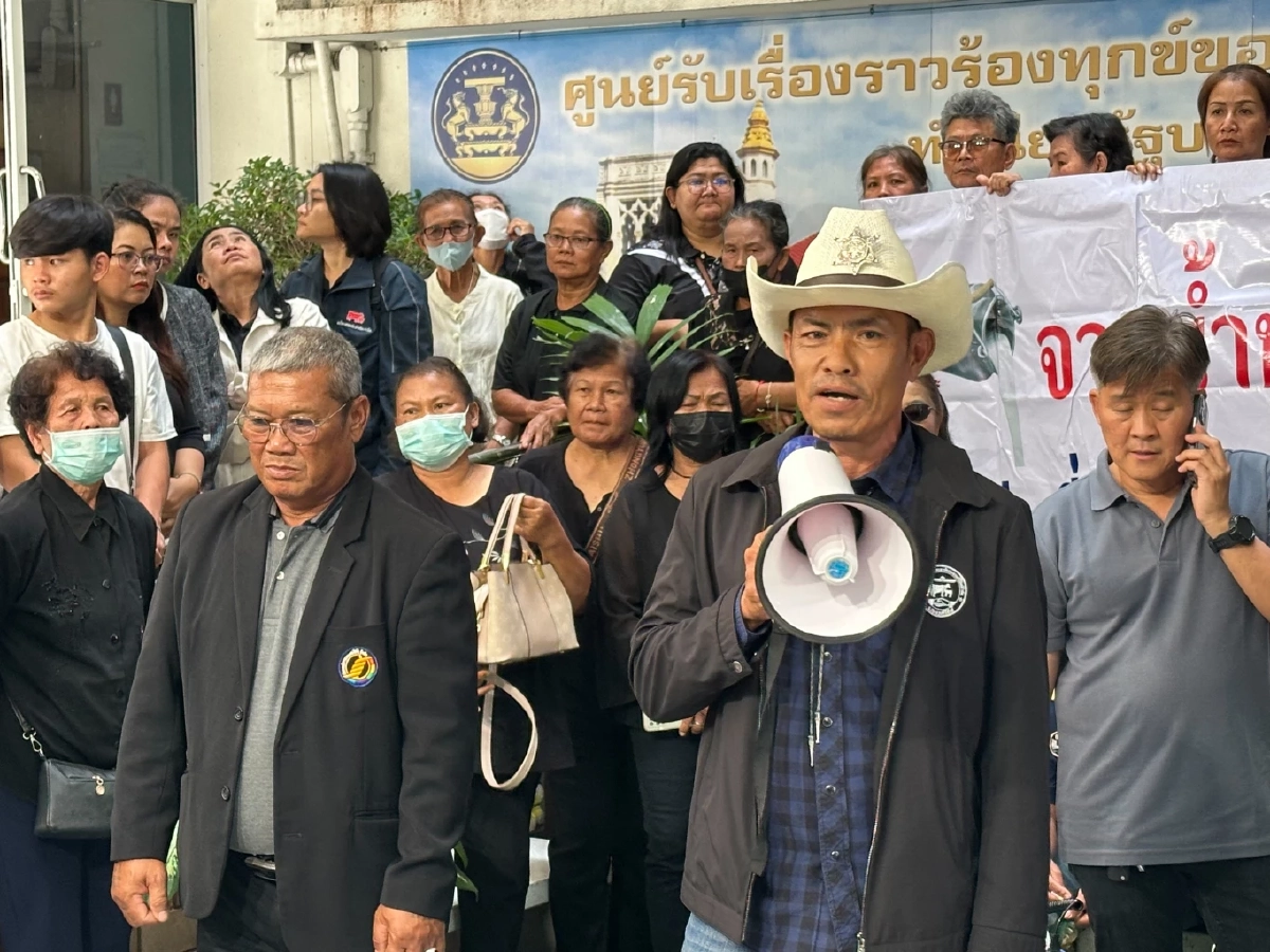 น้ำนมกลายเป็นน้ำตา บุกทำเนียบจี้นายกฯ เร่ง อ.ส.ค. ค้างค่านมดิบ