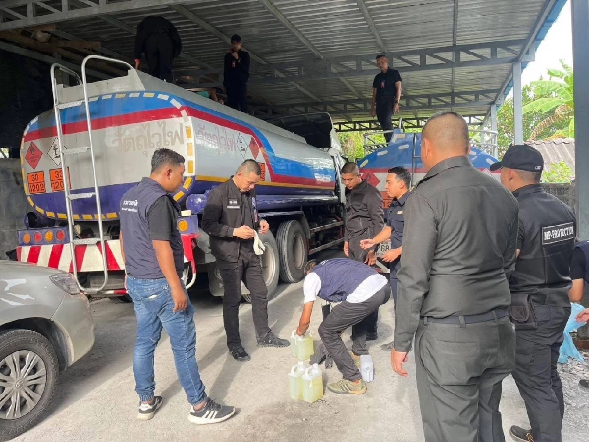 แม่ทัพภาคที่ 4 สั่งการด่วน! บุกทลายโกดังน้ำมันเถื่อนรายใหญ่