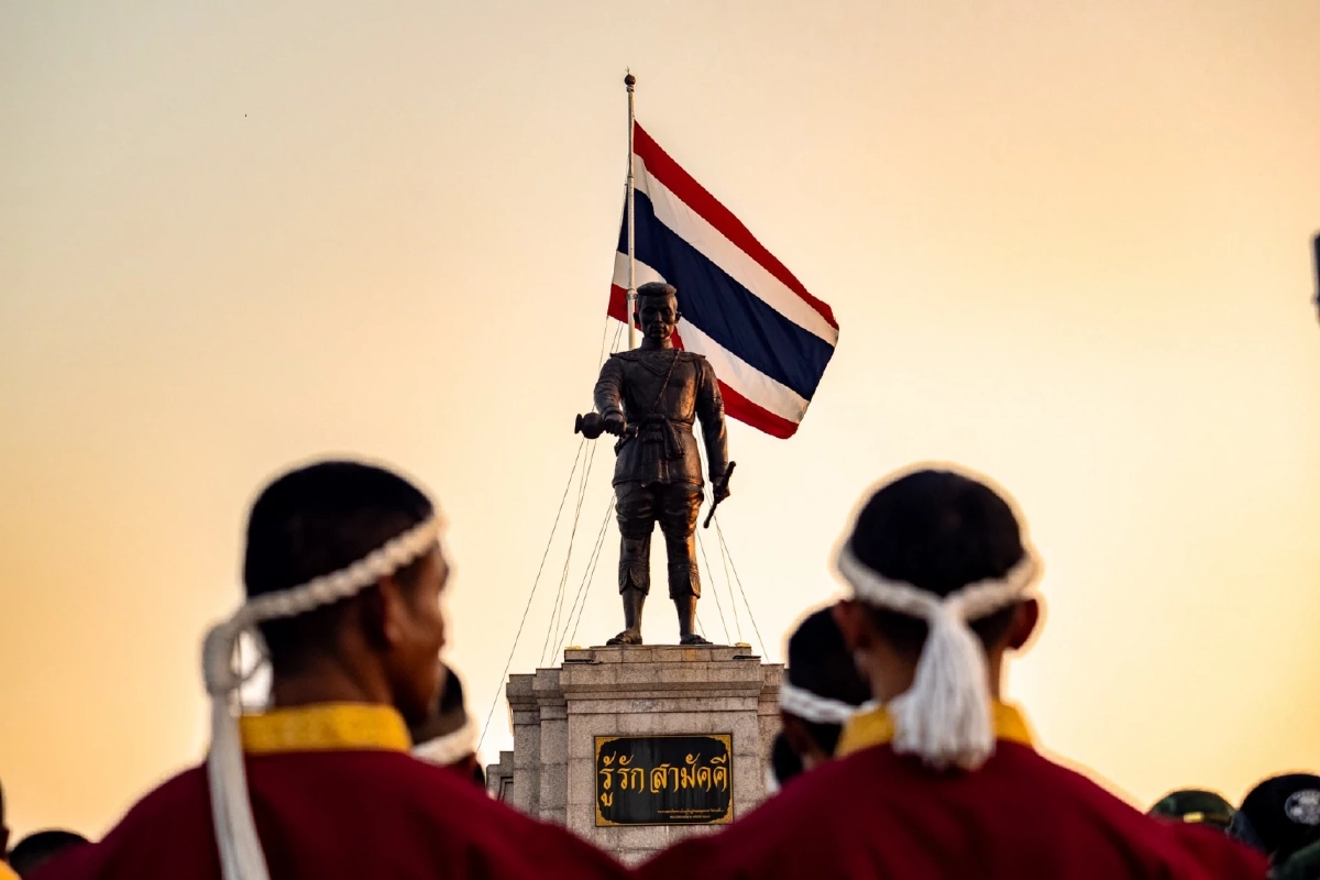 จัดพิธีบวงสรวงพระบรมราชานุสาวรีย์สมเด็จพระนเรศวรมหาราช