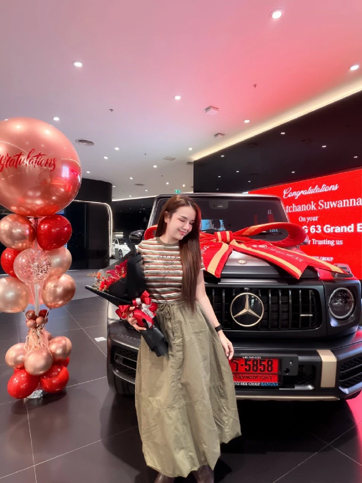 ส่องรถป้ายแดง เจนนี่ รัชนก อีกหนึ่งความสำเร็จ แห่โฟกัสเลขทะเบียน