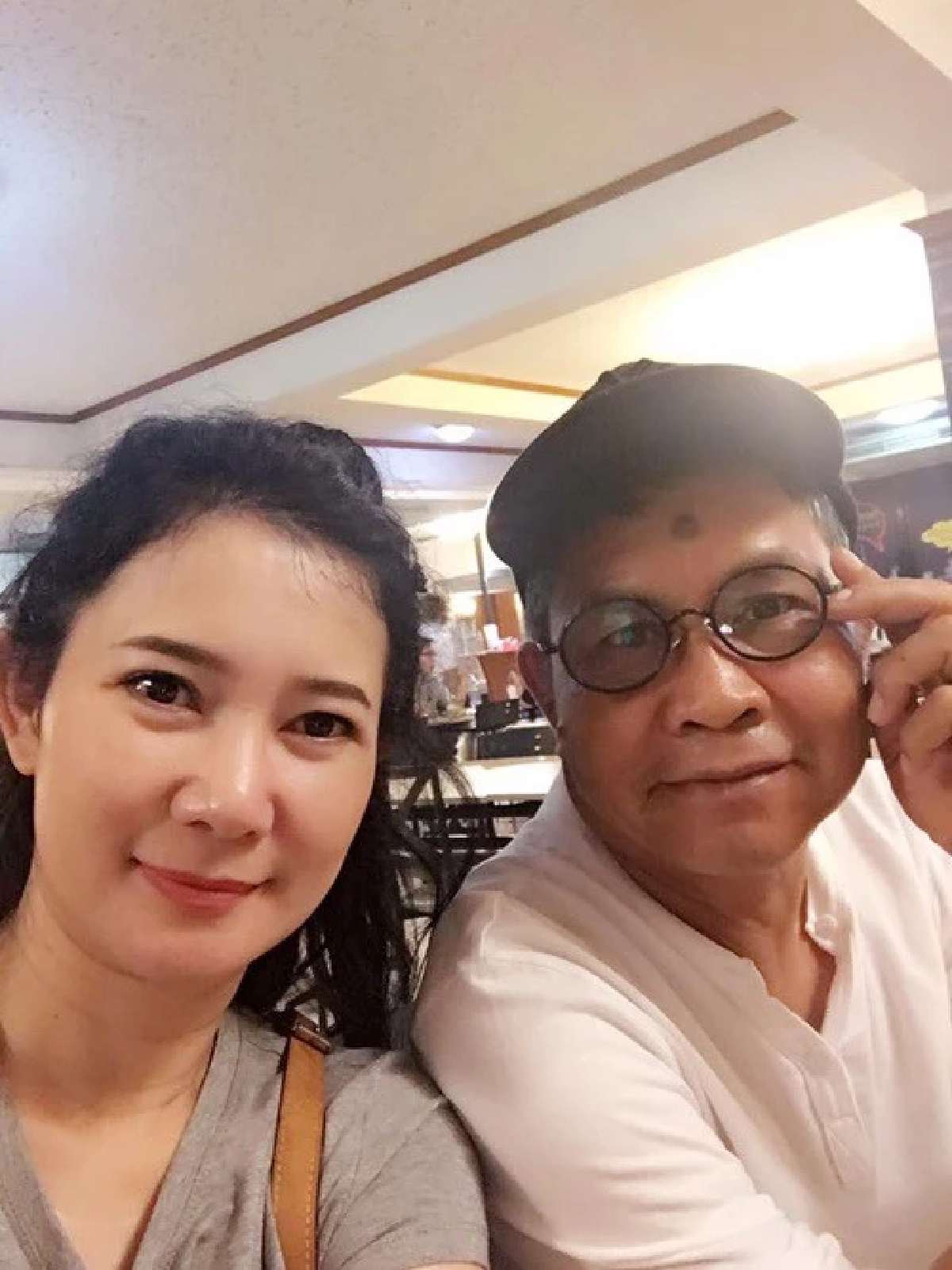 "ปู กนกวรรณ" ร่ำไห้เลิก "เด๋อ ดอกสะเดา" เล่าเจ็บถูกปิดบังมา 29 ปี