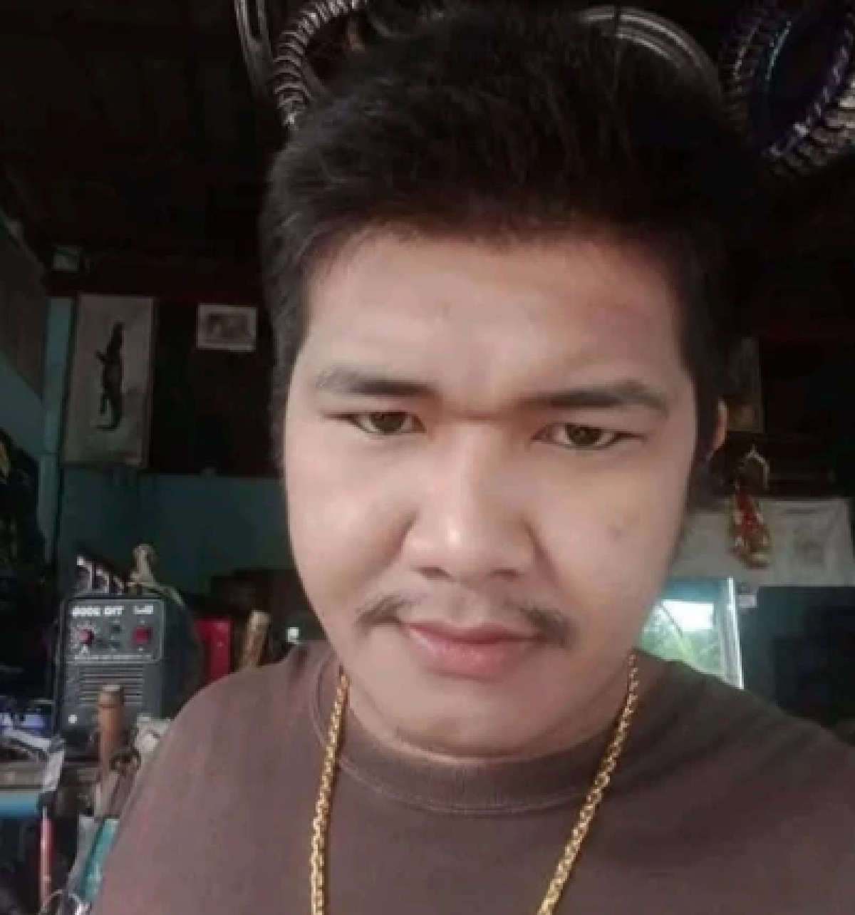 เผยอาชีพแท้จริง หนุ่มอาละวาดลาดหลุมแก้ว ตำรวจเร่งไล่ล่าตัว