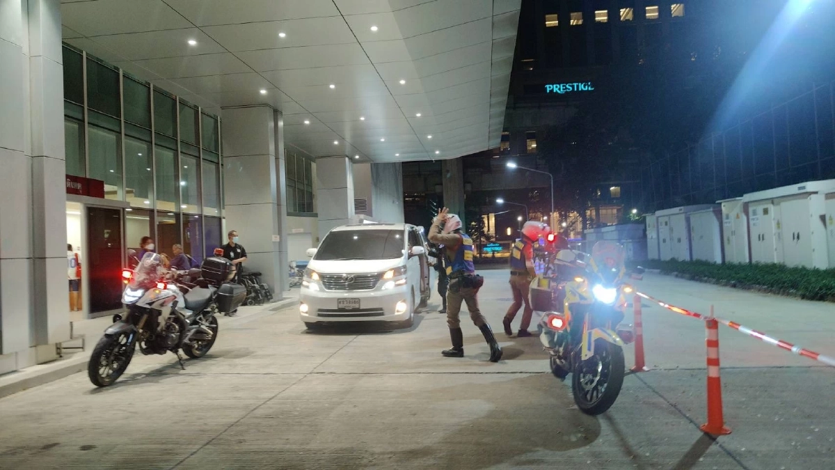 สาวคลอดลูกบนรถ หลังสุดกลั้น เจ็บครรภ์บนมอเตอร์เวย์ ระหว่างไป รพ.