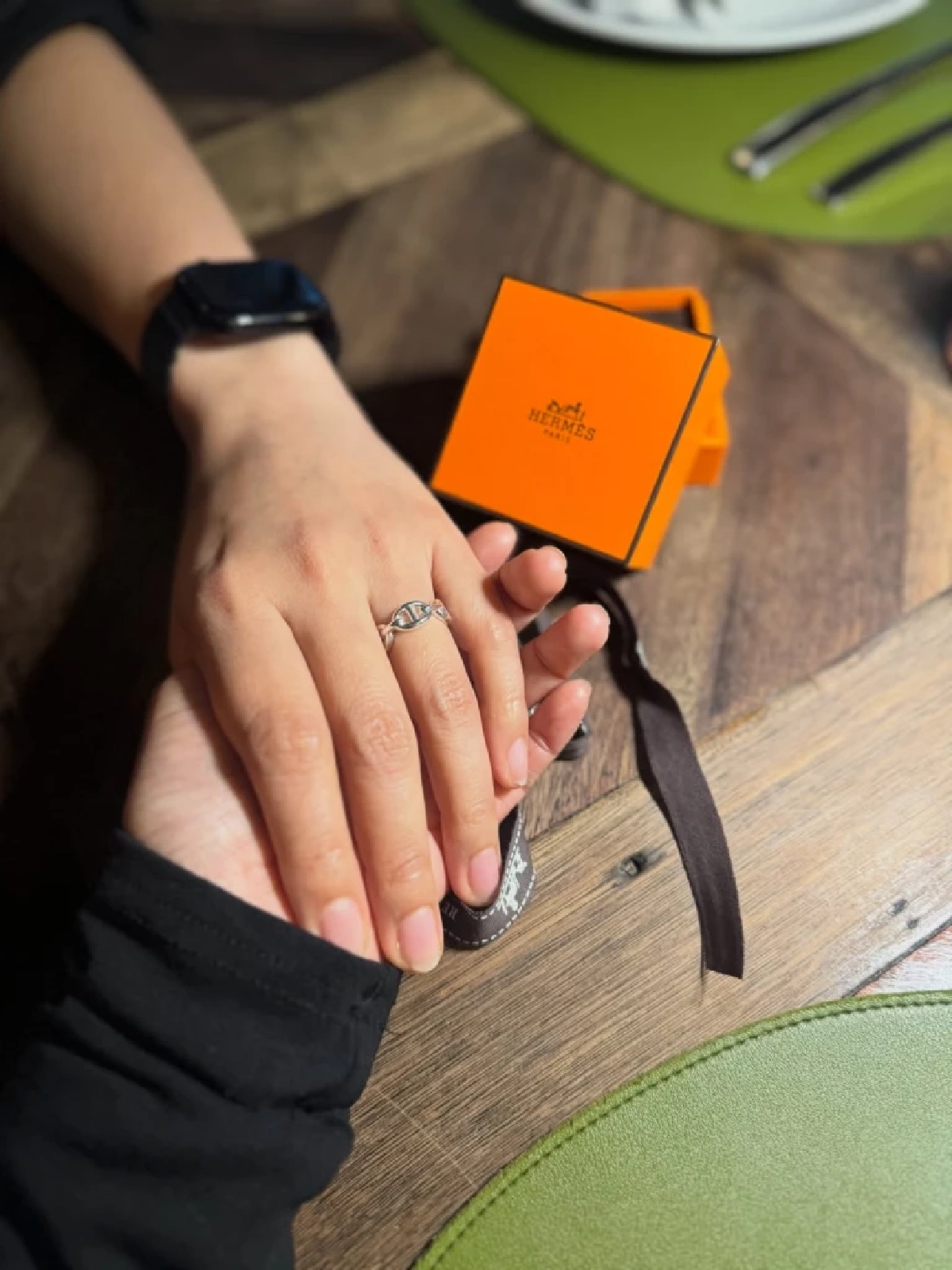 เซอร์ไพรส์ โรส ศิรินทิพย์ ถูกแฟนสาวขอหมั้น คนบันเทิงแห่ยินดีเพียบ