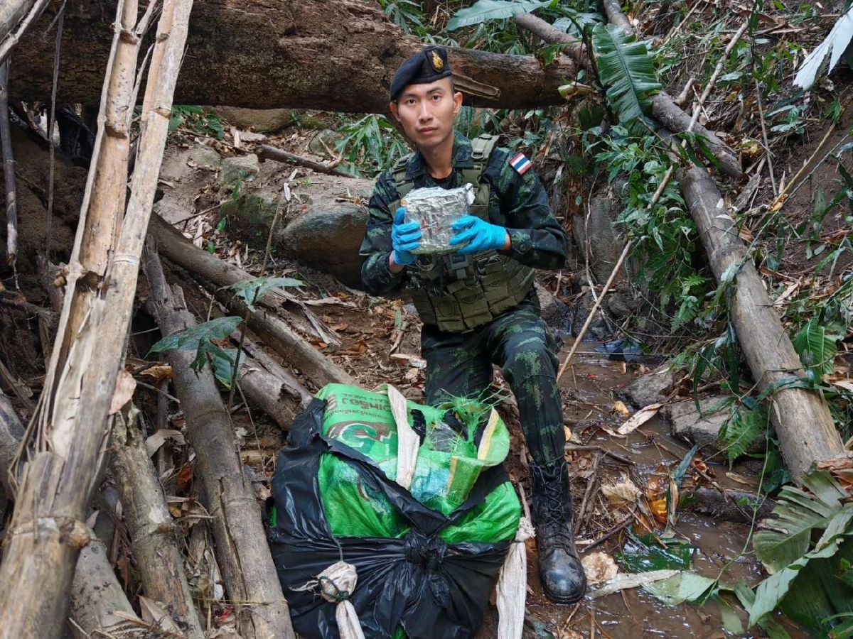 ผาเมืองปะทะเดือดขบวนการค้ายา ยึดไอซ์ 232 กก. กลางป่าแม่ฟ้าหลวง