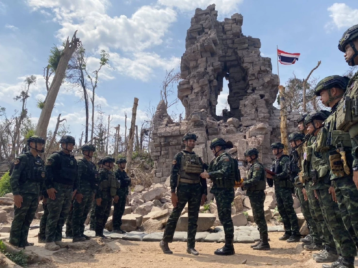 เชิดชูเกียรตินักรบชายแดน ประดับยศสมศักดิ์ศรี จำนวน 10 นาย 