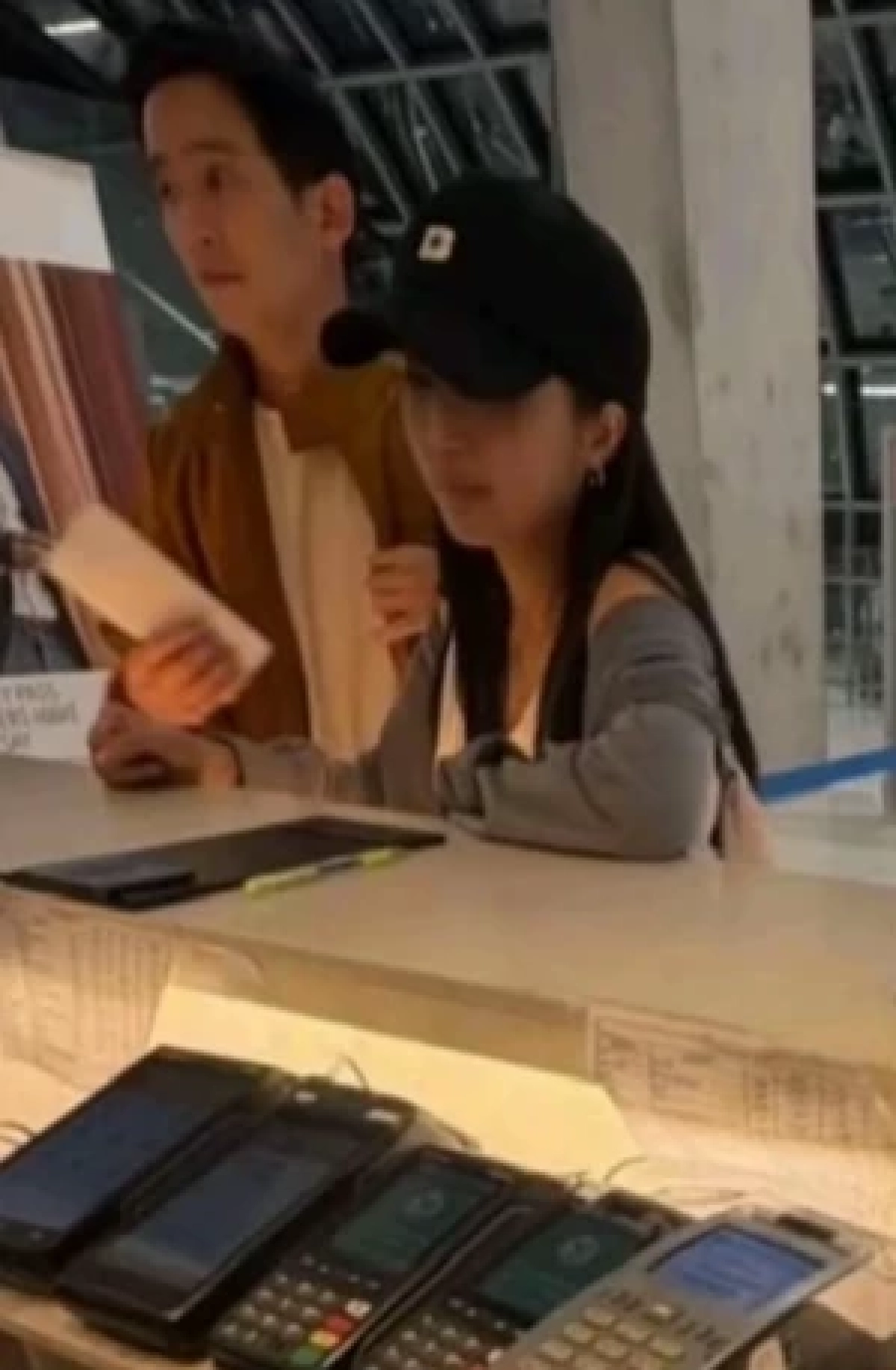 "สรยุทธ" ลั่นแรงหลัง "ทิม พิธา  - ก้อย อรัชพร" เปิดตัวคบกัน