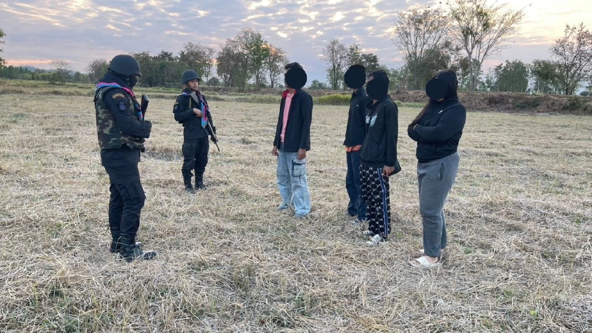 กกล.บูรพา รวบ 4 คนไทยลอบข้ามแดนจากกัมพูชา สารภาพถูกหลอก