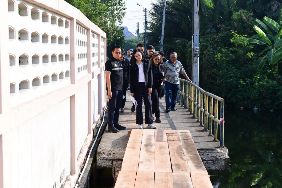 กทม. รุดตรวจเหตุทางเดินริมคลองทรุด เผยสาเหตุ พร้อมเยียวยาผู้บาดเจ็บ