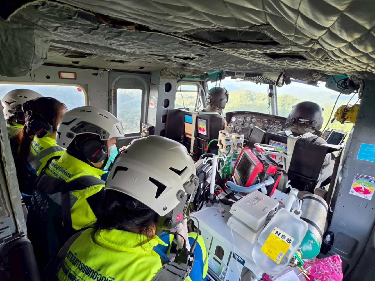 กกล.ผาเมือง สนับสนุนทีมแพทย์ฉุกเฉินแห่งชาติ บินด่วนรับผู้ป่วย