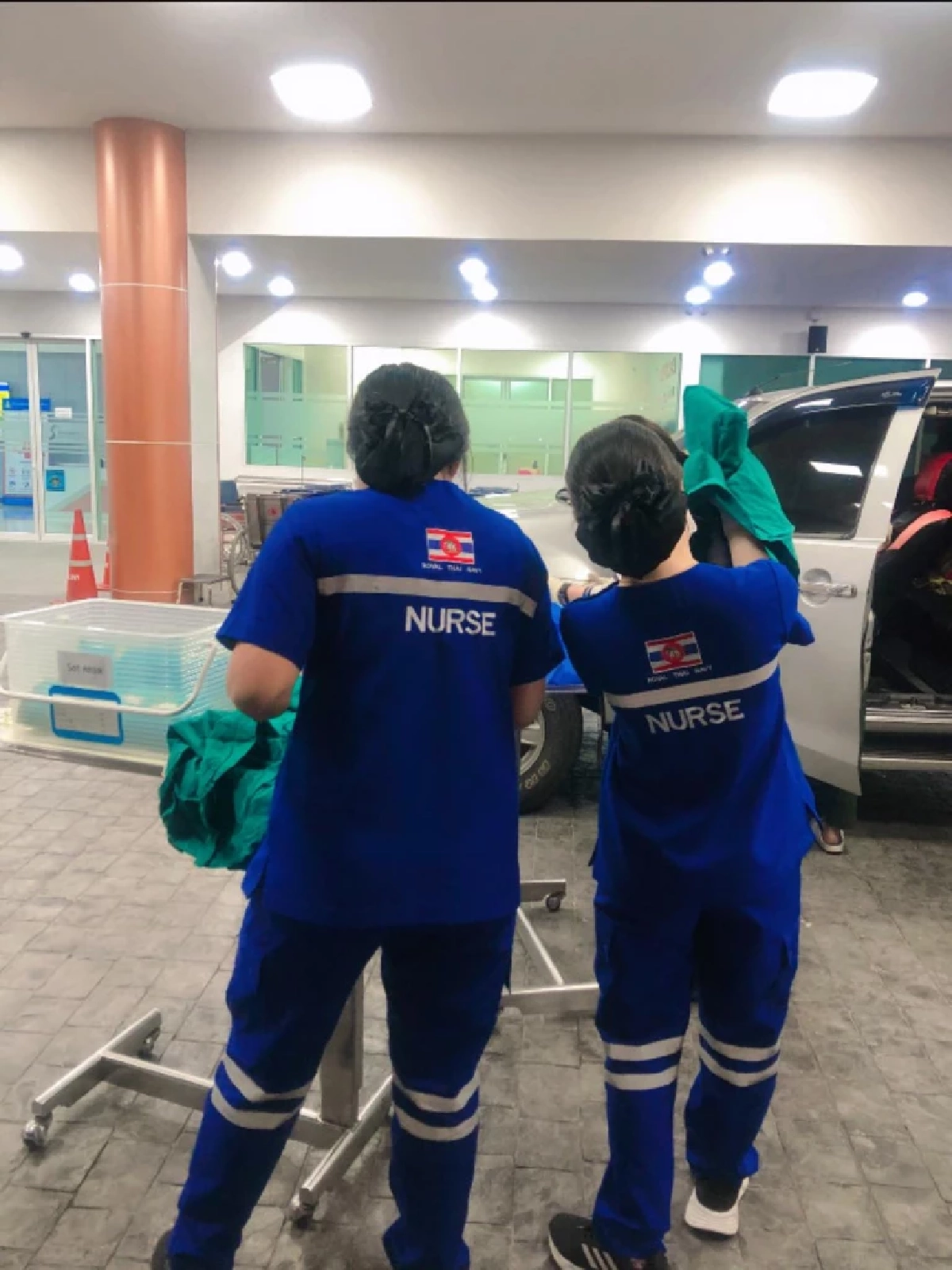 ส่องทะเบียนรถ สาวกลั้นไม่ไหว คลอดลูกหน้าประตูโรงพยาบาล