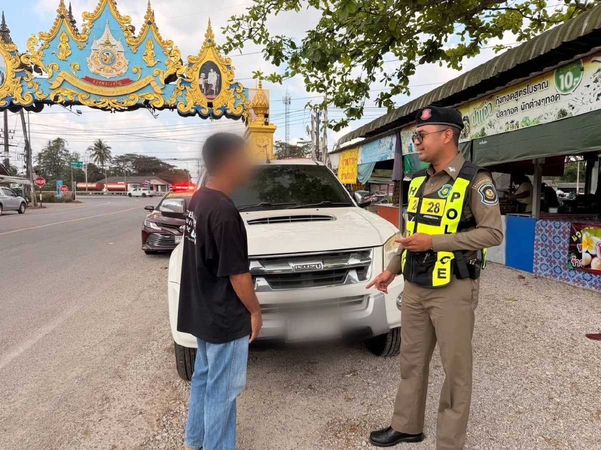 สวมเล่ม–ใช้ป้ายปลอม ตำรวจทางหลวงชุมพร รวบรถกระบะคาด่าน