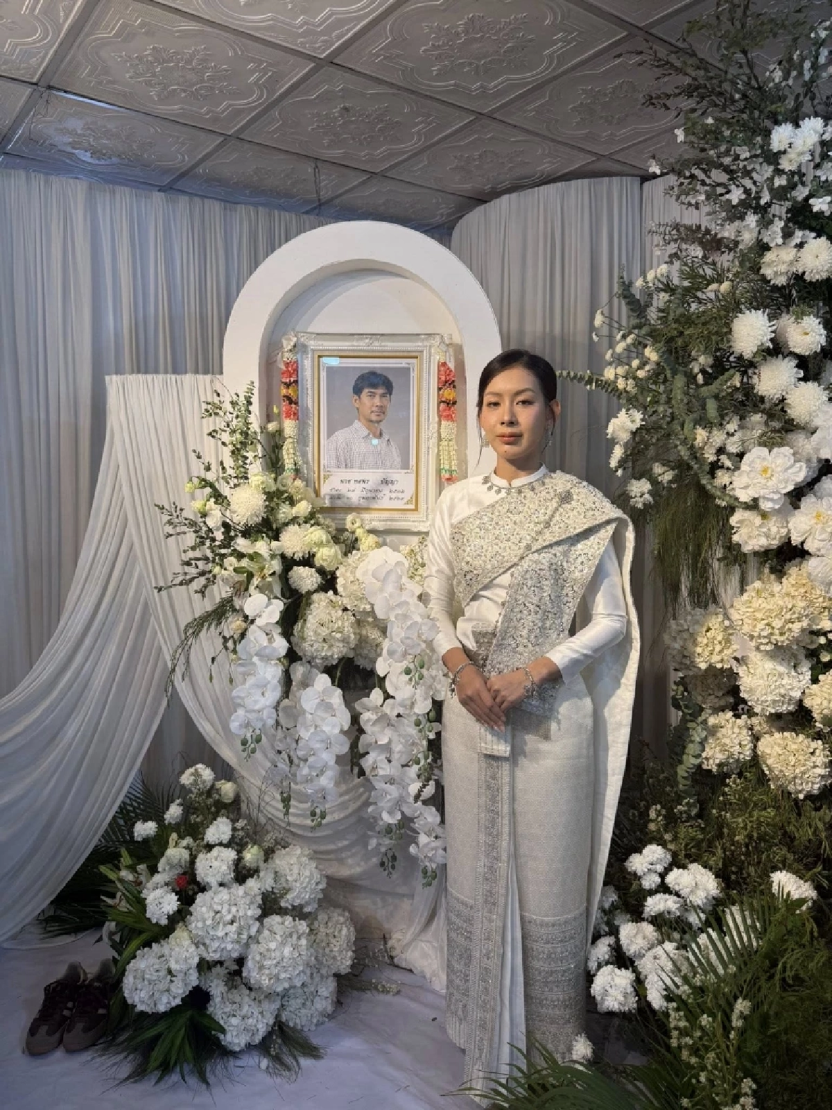 เศร้าว่าที่เจ้าสาว สวมชุดแต่งงานส่งเจ้าบ่าวครั้งสุดท้าย