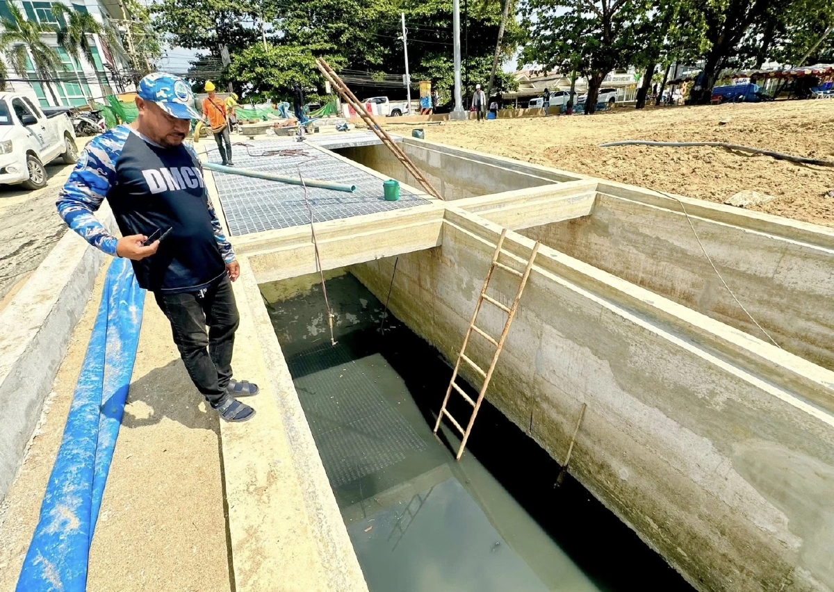 กรมทะเลเร่งสอบกรณีปล่อยน้ำทิ้งสีดำลงทะเลหาดจอมเทียน