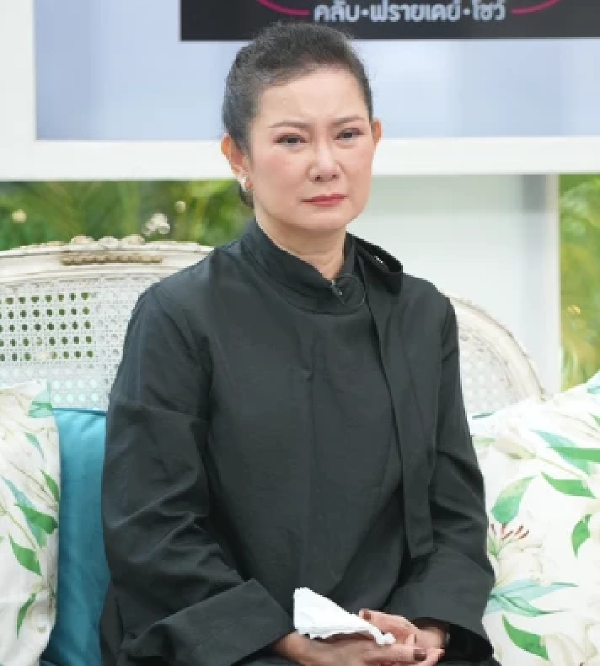 "ปู กนกวรรณ" ร่ำไห้เลิก "เด๋อ ดอกสะเดา" เล่าเจ็บถูกปิดบังมา 29 ปี