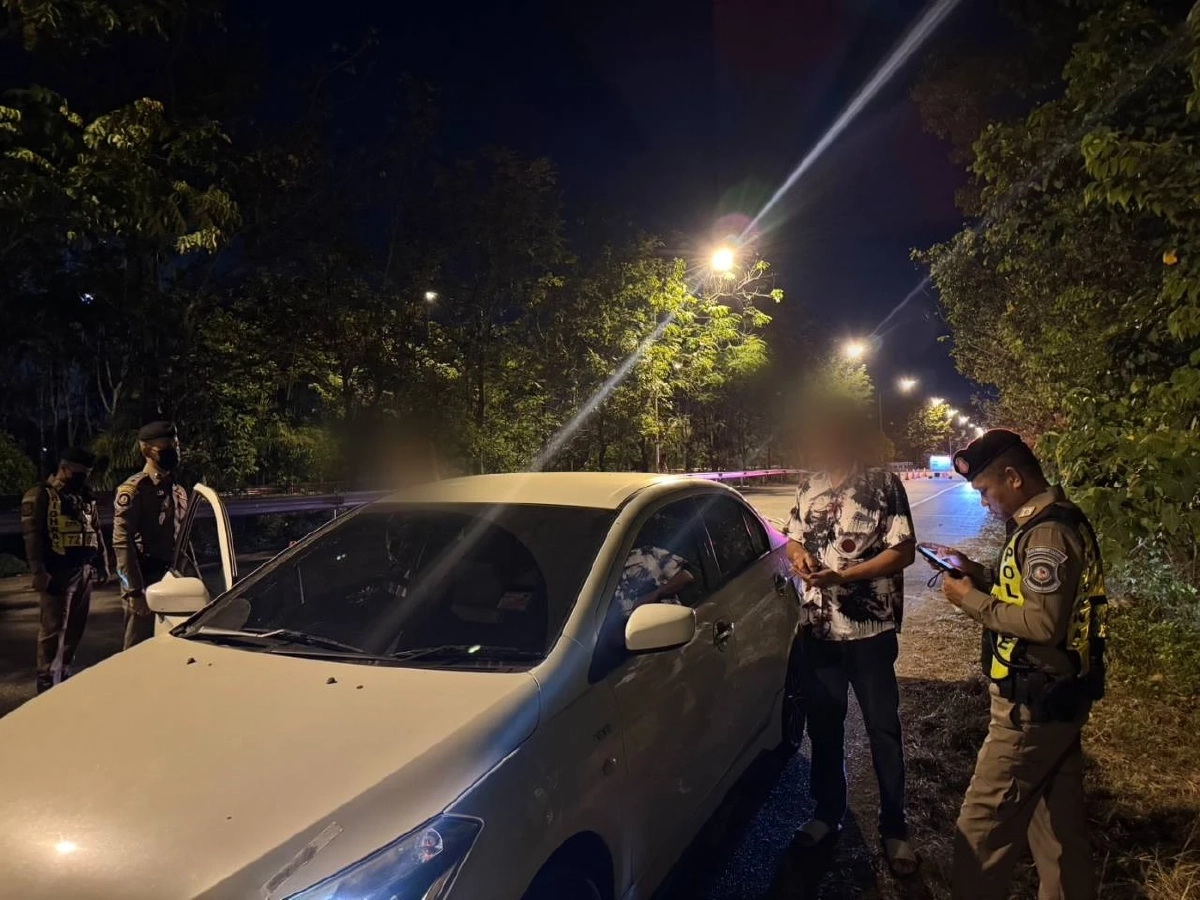 โป๊ะคาด่าน! ตำรวจทางหลวงตรัง–พัทลุง จับรถเก๋งป้ายทะเบียนปลอม