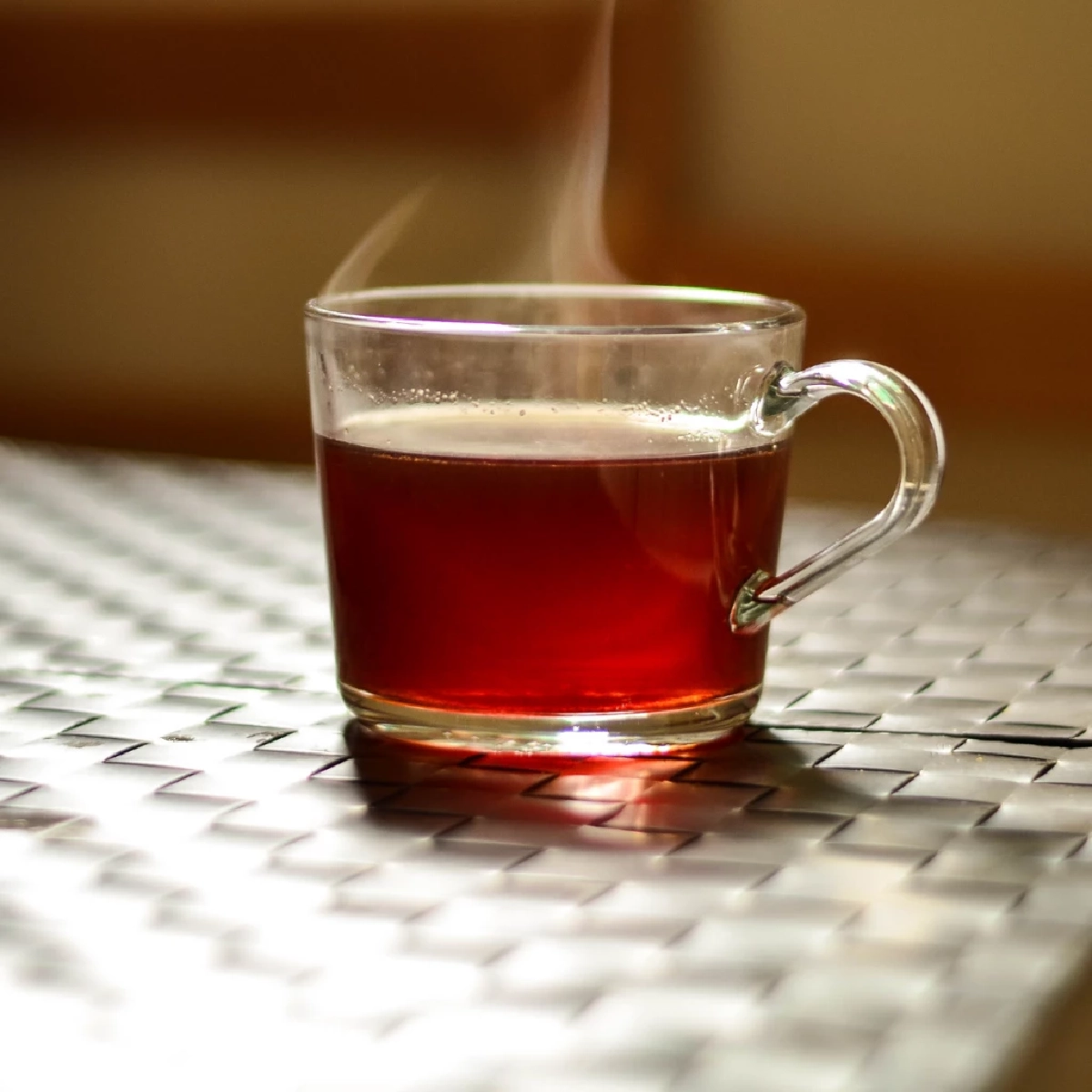 ชา vs กาแฟ อะไรดีต่อมวลกระดูกมากกว่ากัน ดื่มแค่ไหนที่เหมาะสม