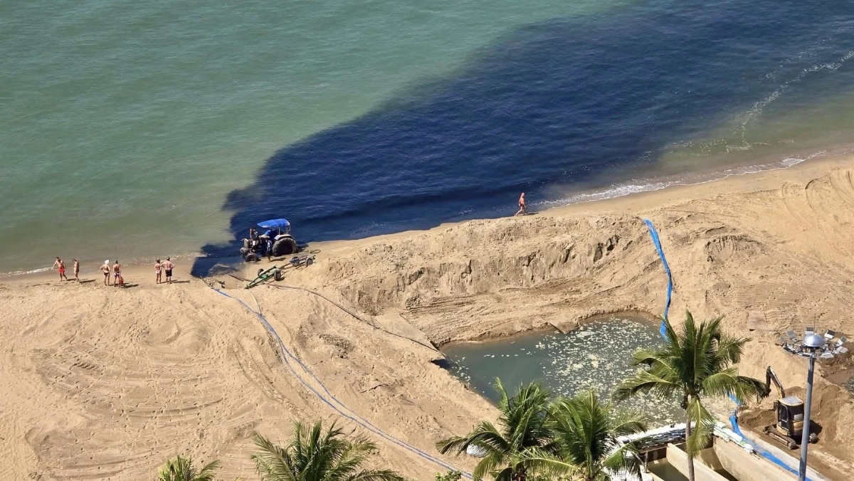 กรมทะเลเร่งสอบกรณีปล่อยน้ำทิ้งสีดำลงทะเลหาดจอมเทียน