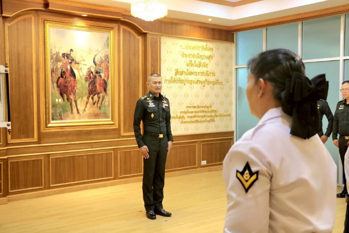 มทบ.21 ประดับเครื่องหมายยศให้กับ มารดาวีรชนทหารกล้า