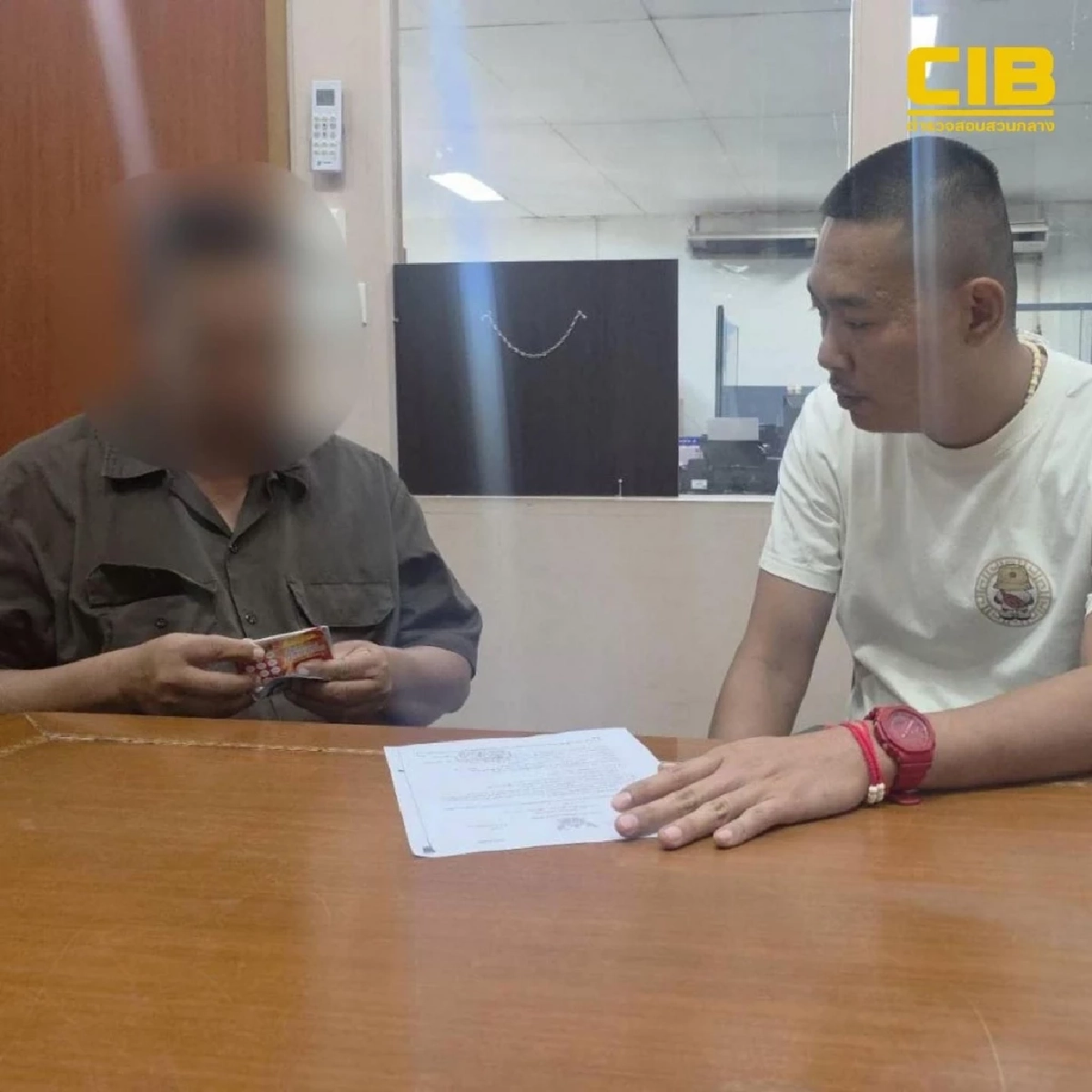 CIB ระดมกวาดล้างบัญชีม้า รวบขบวนการสแกมเมอร์ 5 รายหลอกเหยื่อ