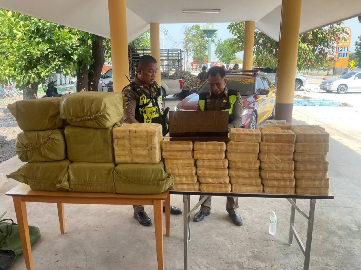 สกัดรถคอกกระเทียม! ซุกยาบ้า 2.19 ล้านเม็ด–ไอซ์ 26 กก. ค่าจ้าง 2 แสน