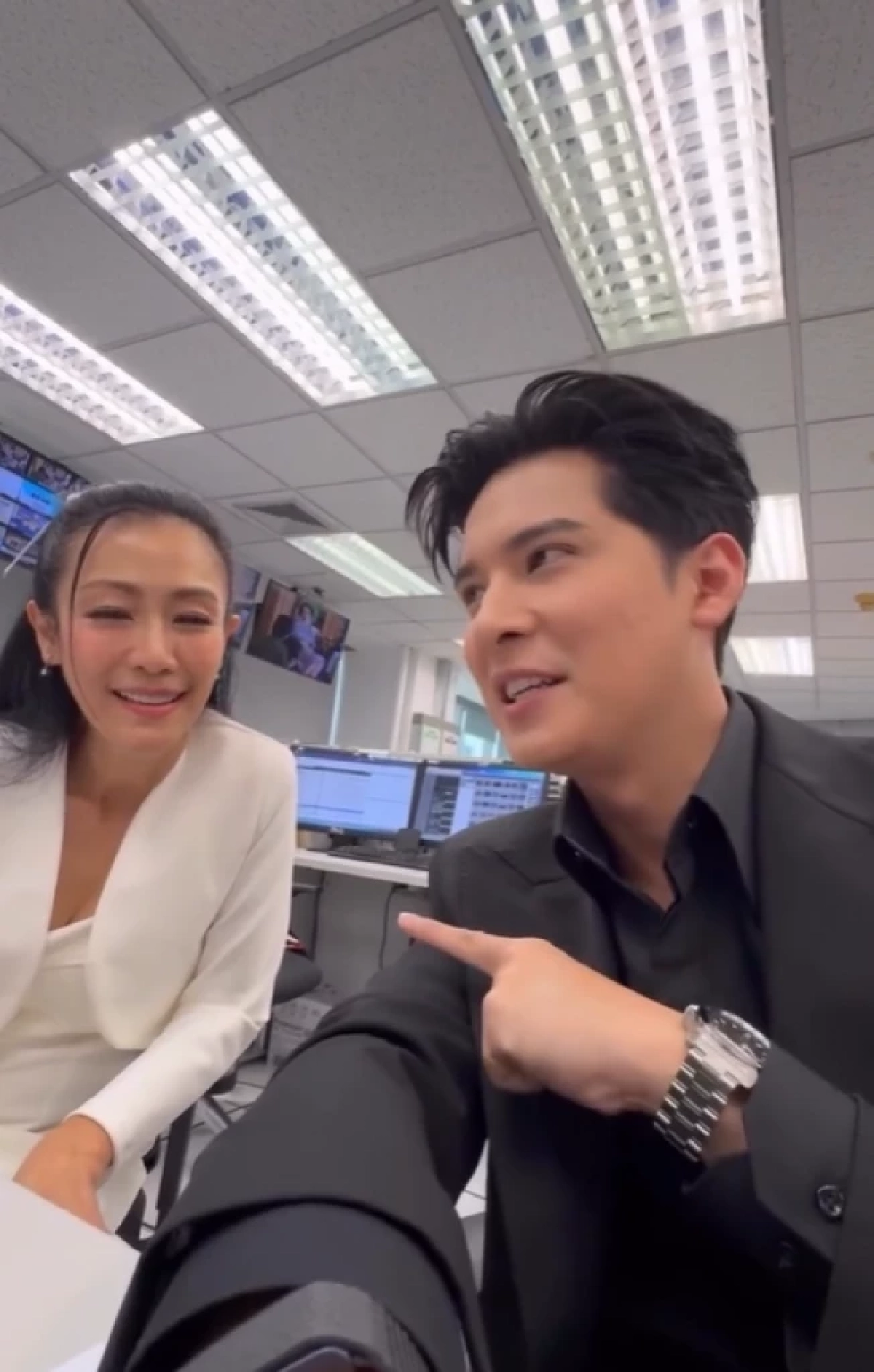 ไม่ธรรมดา พิธีกรดัง ทำหน้าที่นั่งโหนกระแสแทน หนุ่ม กรรชัย 1 วัน