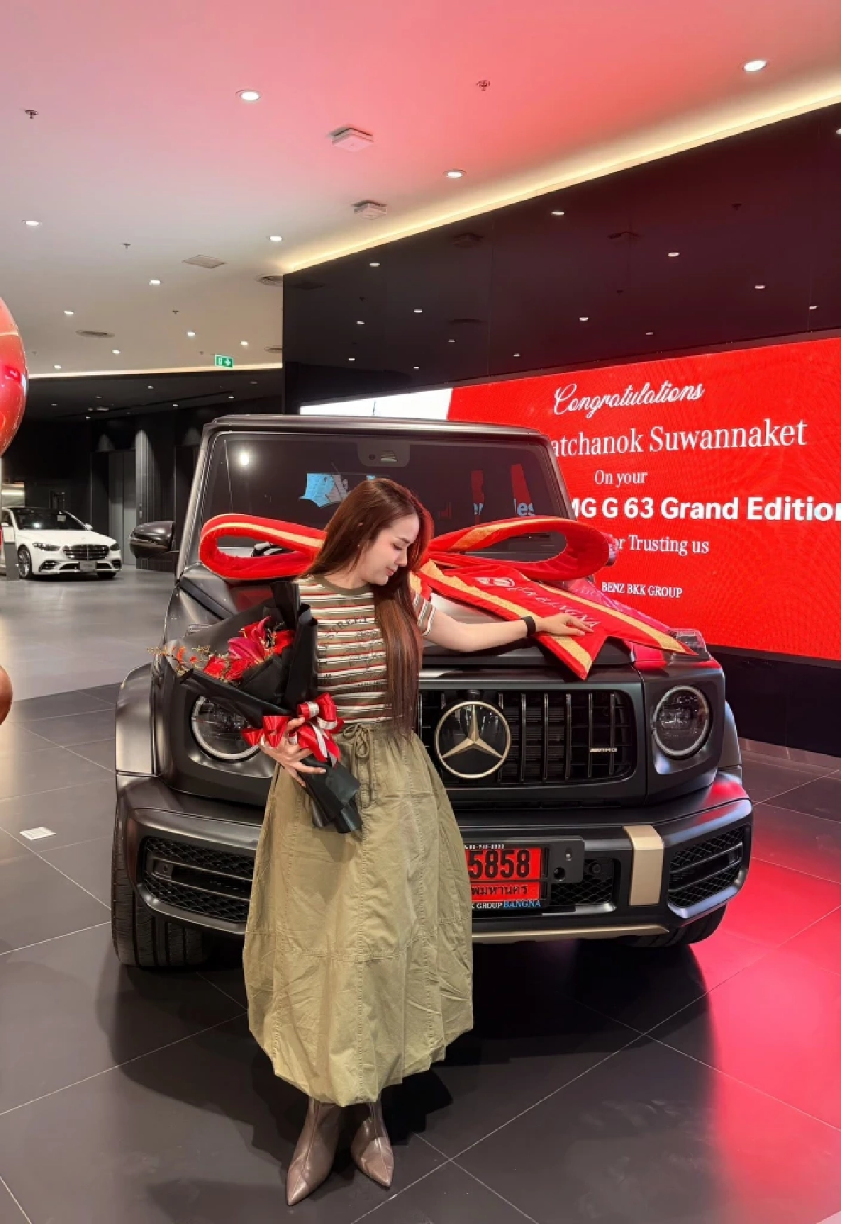 ส่องรถป้ายแดง เจนนี่ รัชนก อีกหนึ่งความสำเร็จ แห่โฟกัสเลขทะเบียน