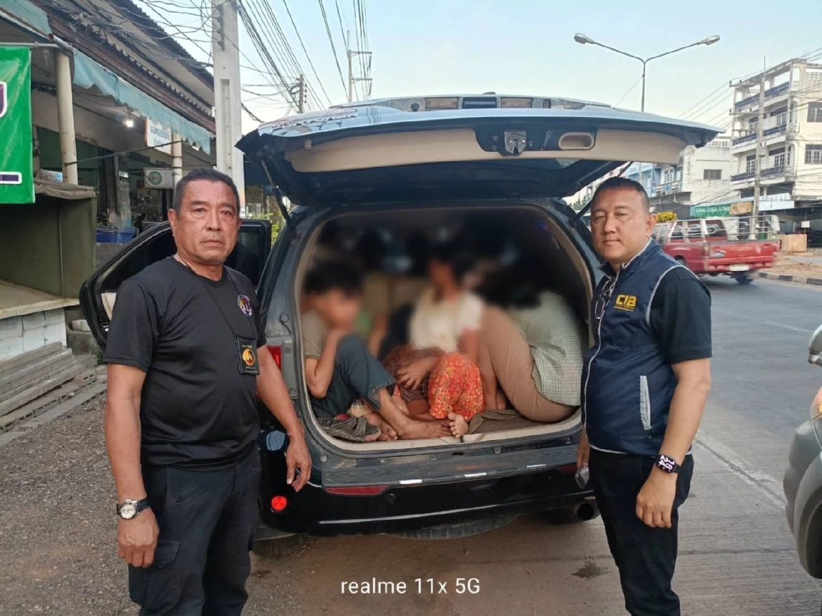 รวบคาไฟแดง! ตำรวจทางหลวงกาญจนบุรี–สุพรรณบุรี จับรถขนต่างด้าว